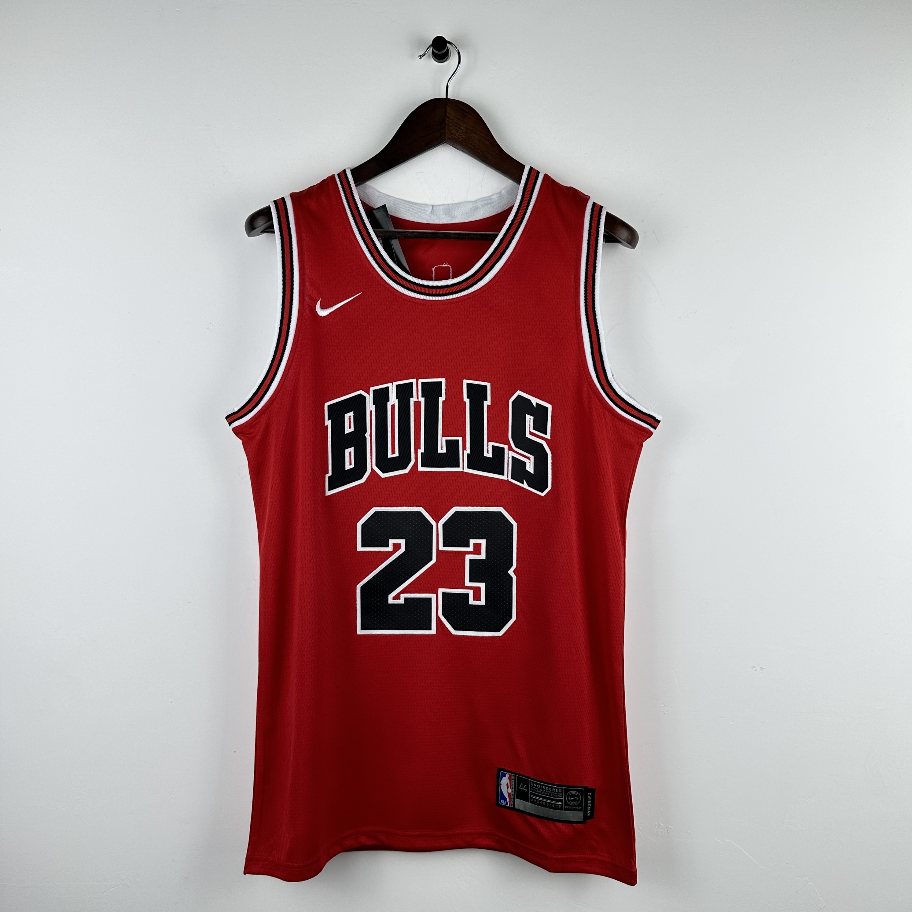 Embroidered Bulls Red No. 23 Jordan