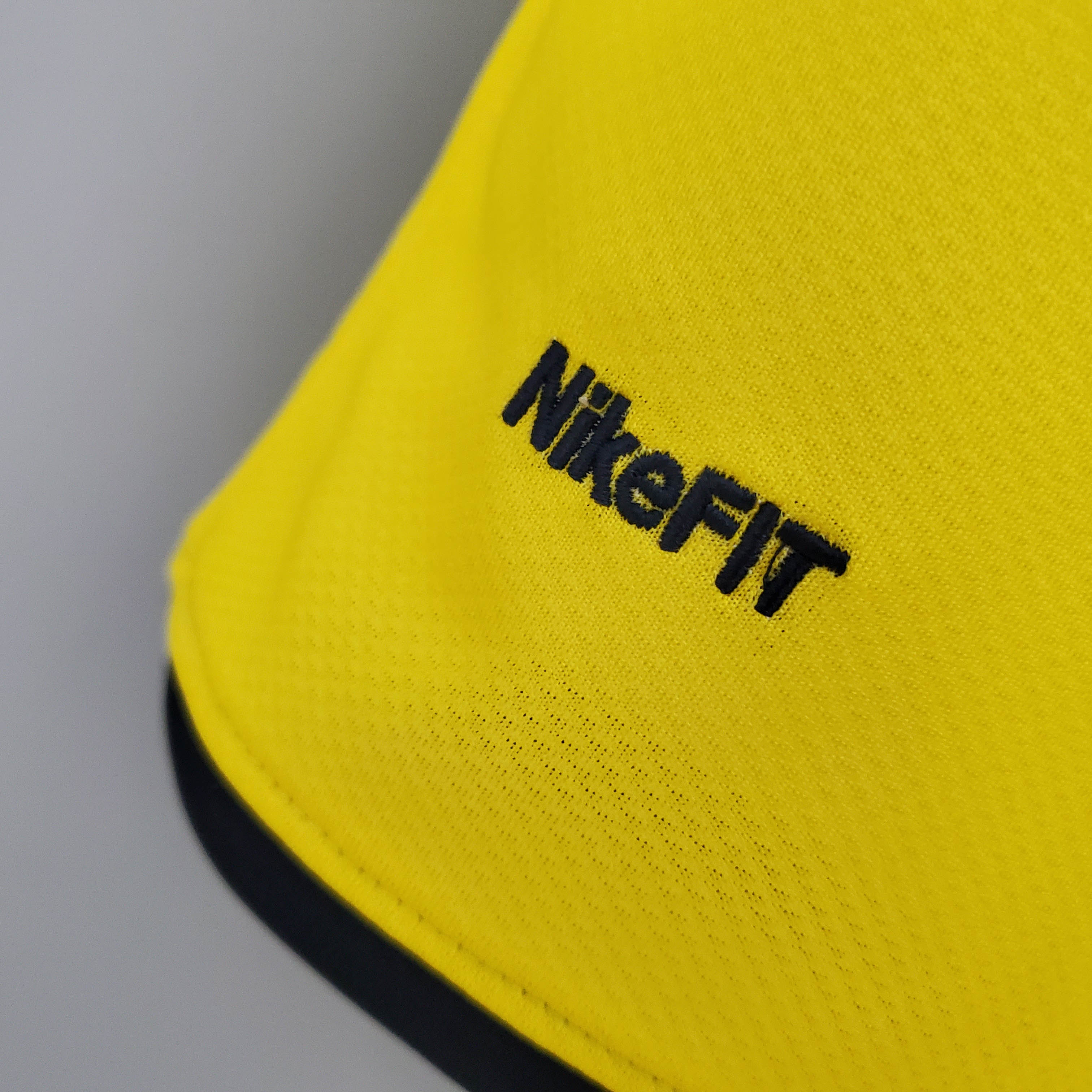 2008/09 Barcelona Away Retro Jersey