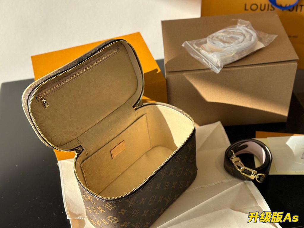Louis Vuittion vanity bag  Classic / Practical