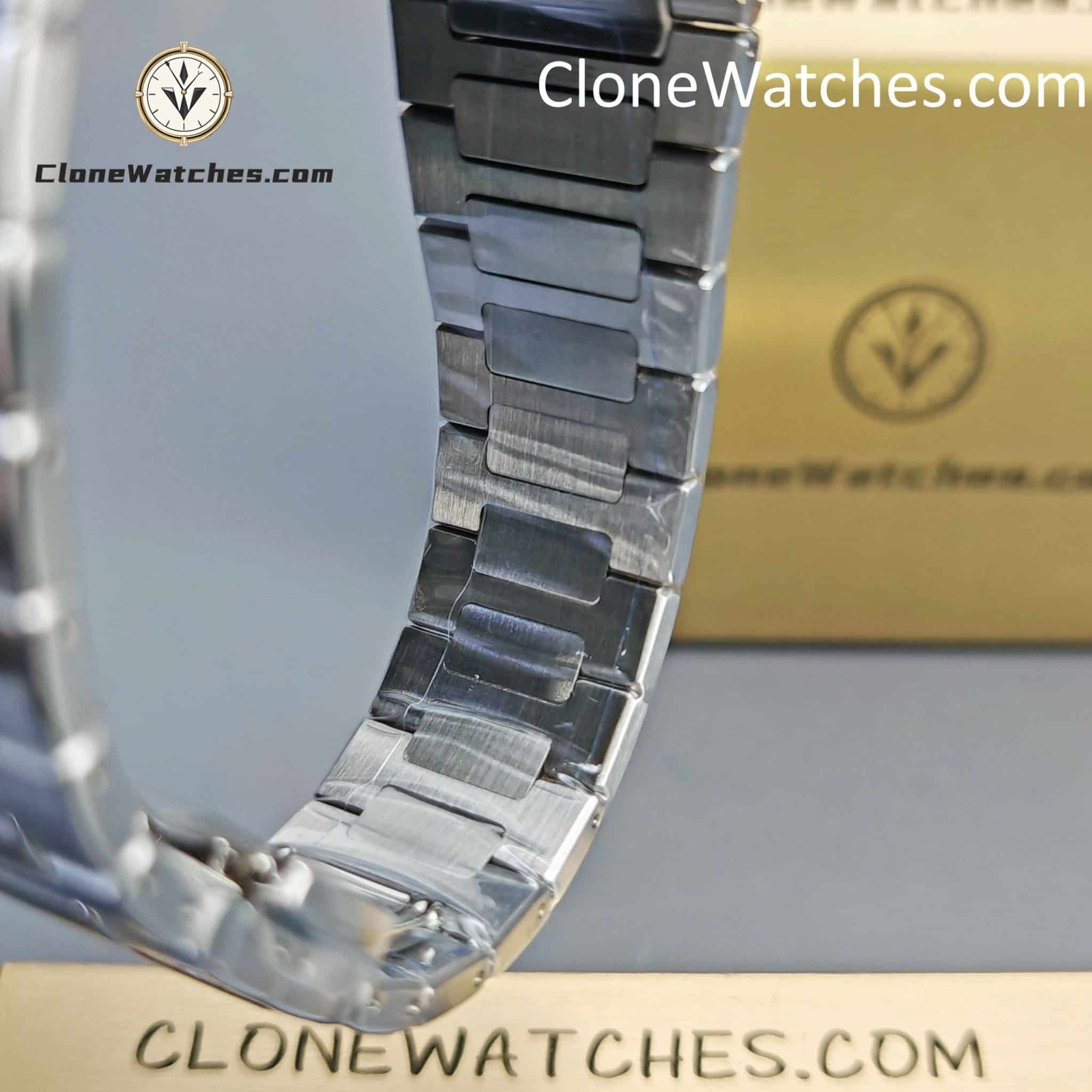 Patek Philippe Super Clone Watches 1:1 Nautilus Blue Dial 7118/1A 35.2 mm