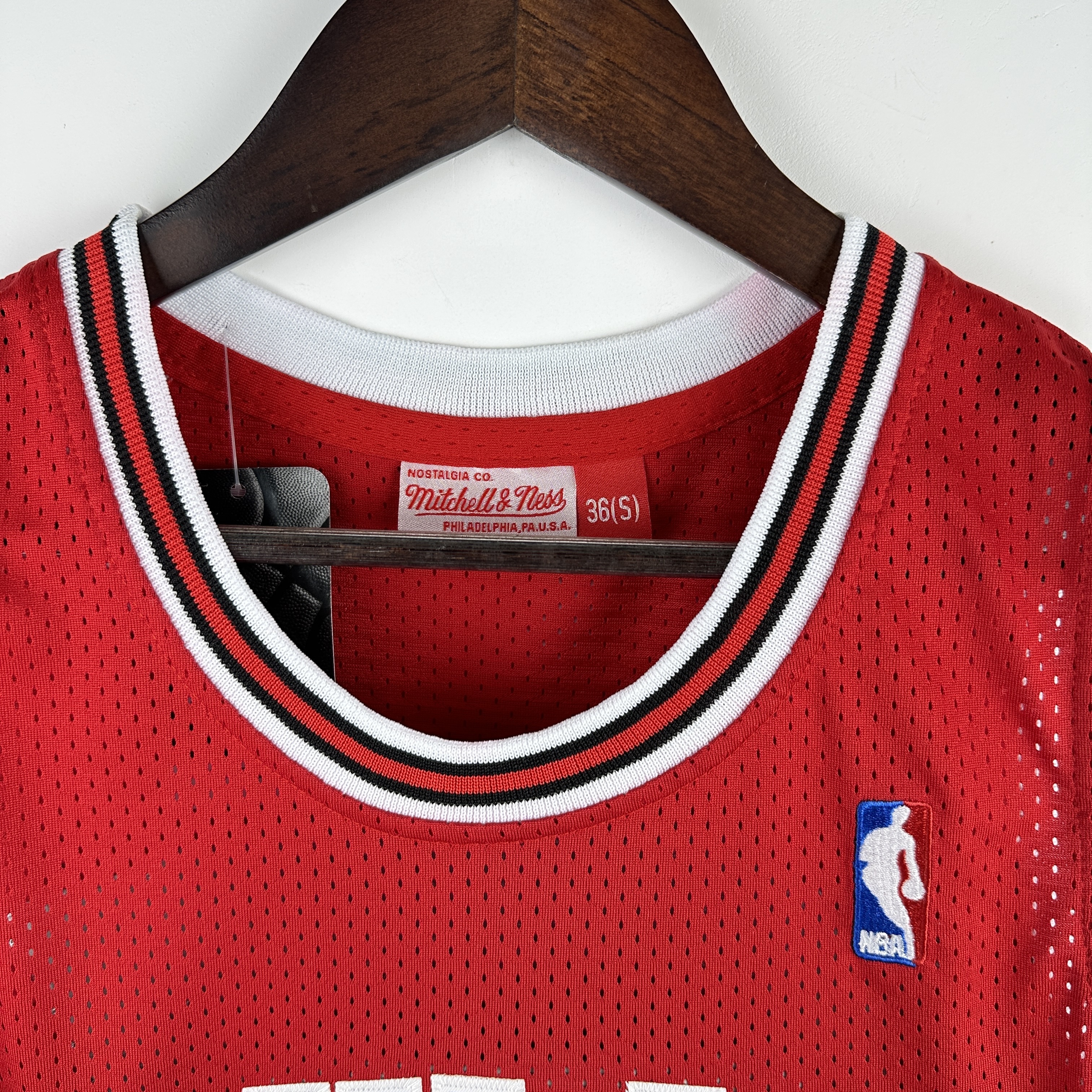 Embroidered MN retro jersey, Bulls 97/98 season, red, No. 33, Scottie Pippen