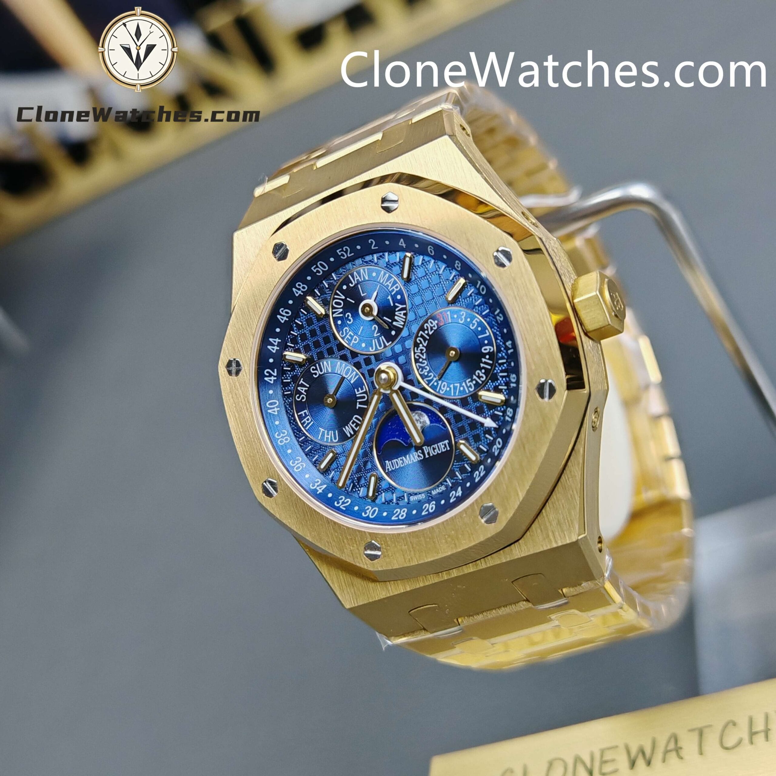 Audemars Piguet Super Clone Watches 1:1 Royal Oak Perpetual Calendar 18K Gold Plated Blue Dial 26574BA 41MM