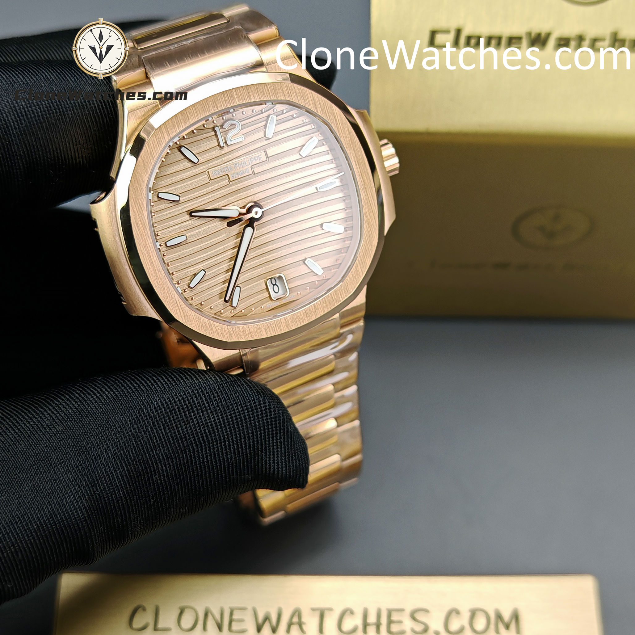 Patek Philippe Super Clone Watches 1:1 Nautilus Rose Gold 7118/1R-010 35.2 mm