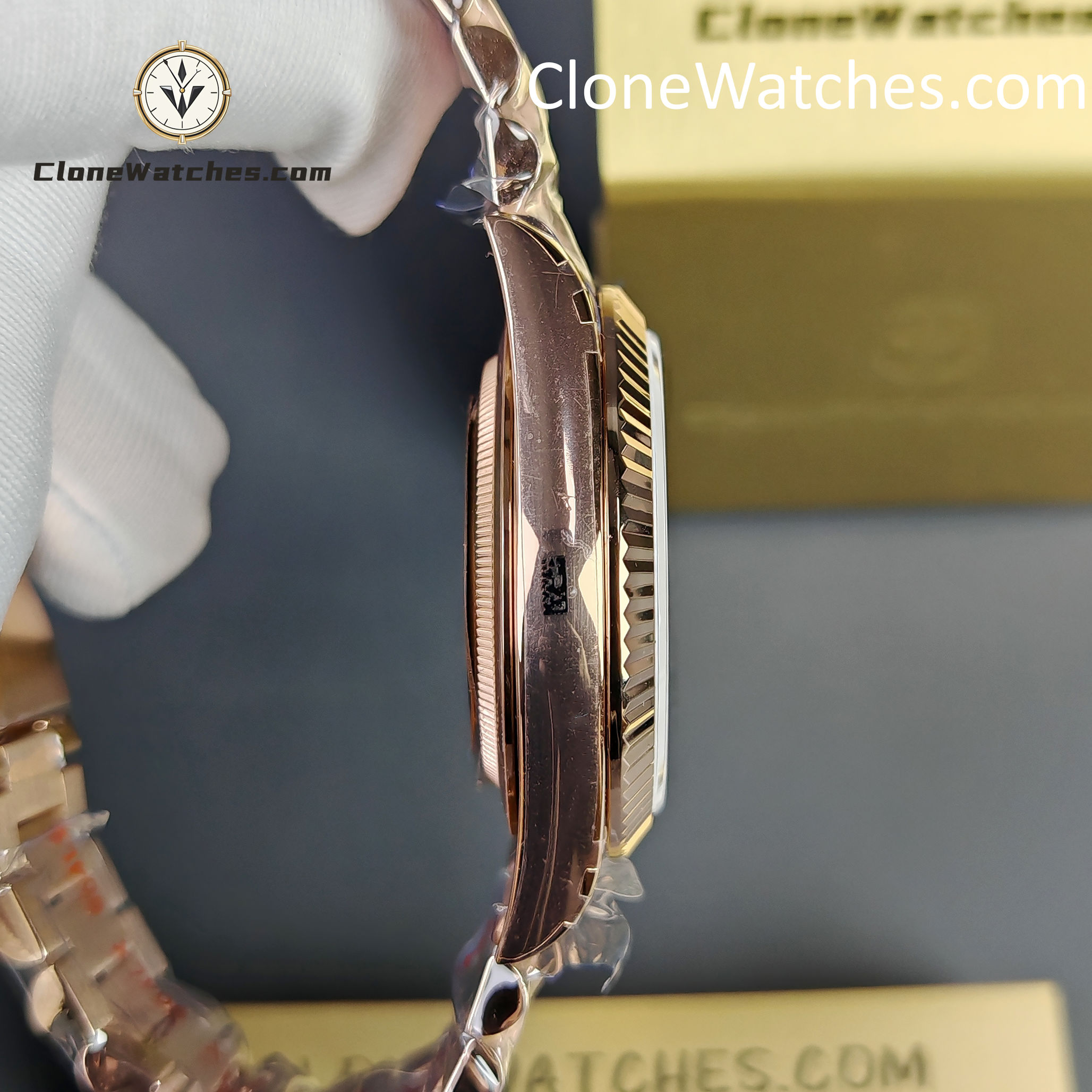 Rolex Super Clone Watches 1:1 Day Date 18K Rose Gold Roman Dial 40mm m228235-0032 3255 Movement