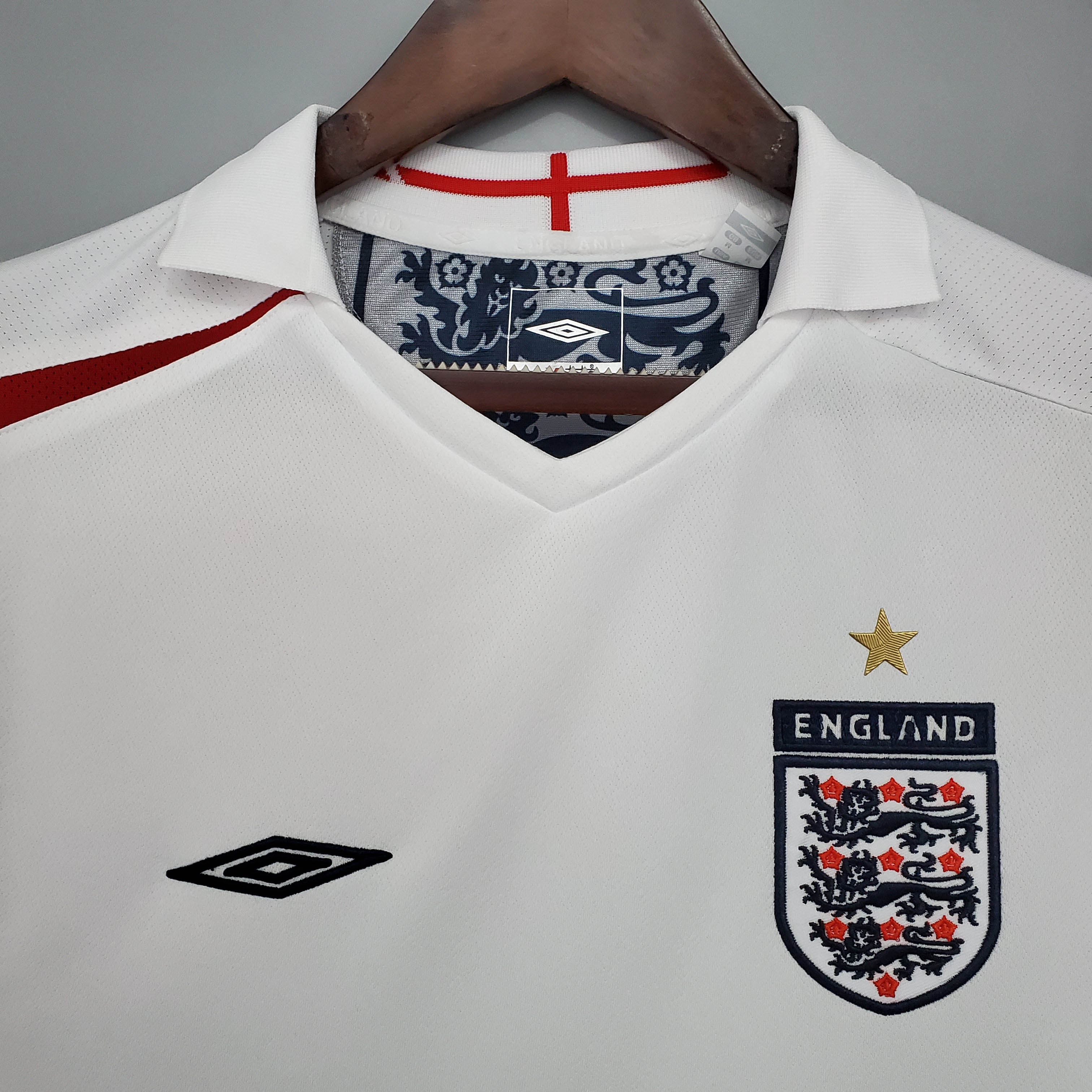 2006 England Home Retro Jersey 1:1 Thai Quality - Fans Edition
