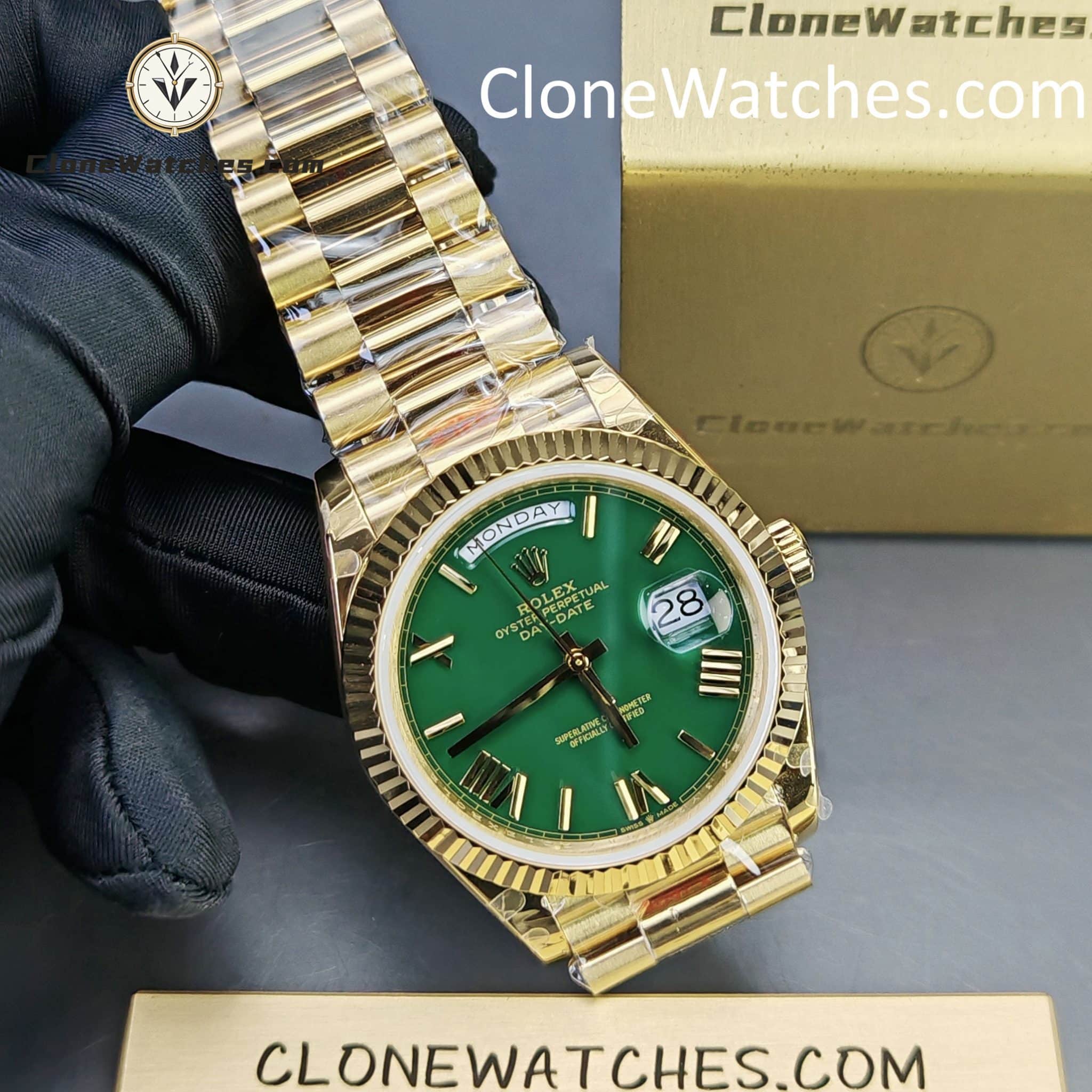 Rolex Super Clone Watches 1:1 Day Date 18K Gold Green Roman Dial 40mm m228238 3255 Movement