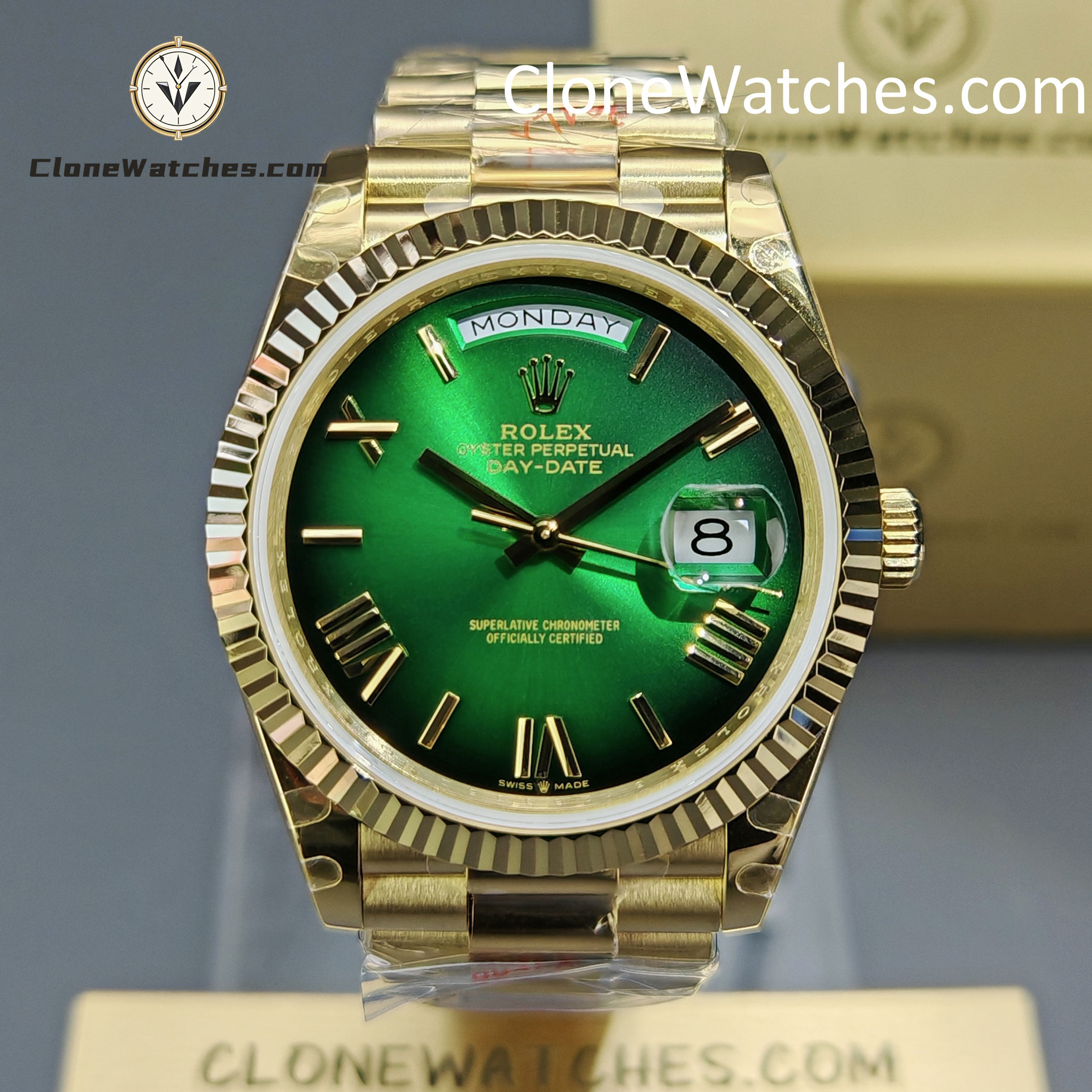 Rolex Super Clone Watches 1:1 Day Date 18K Gold Gradient Green Roman Dial 36mm m128238-0118 3255 Movement