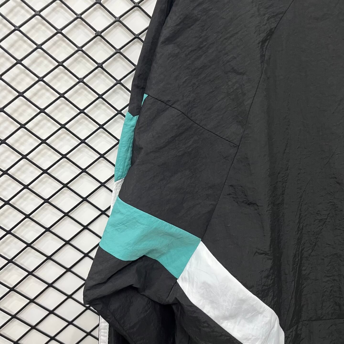 Newcastle retro windbreaker