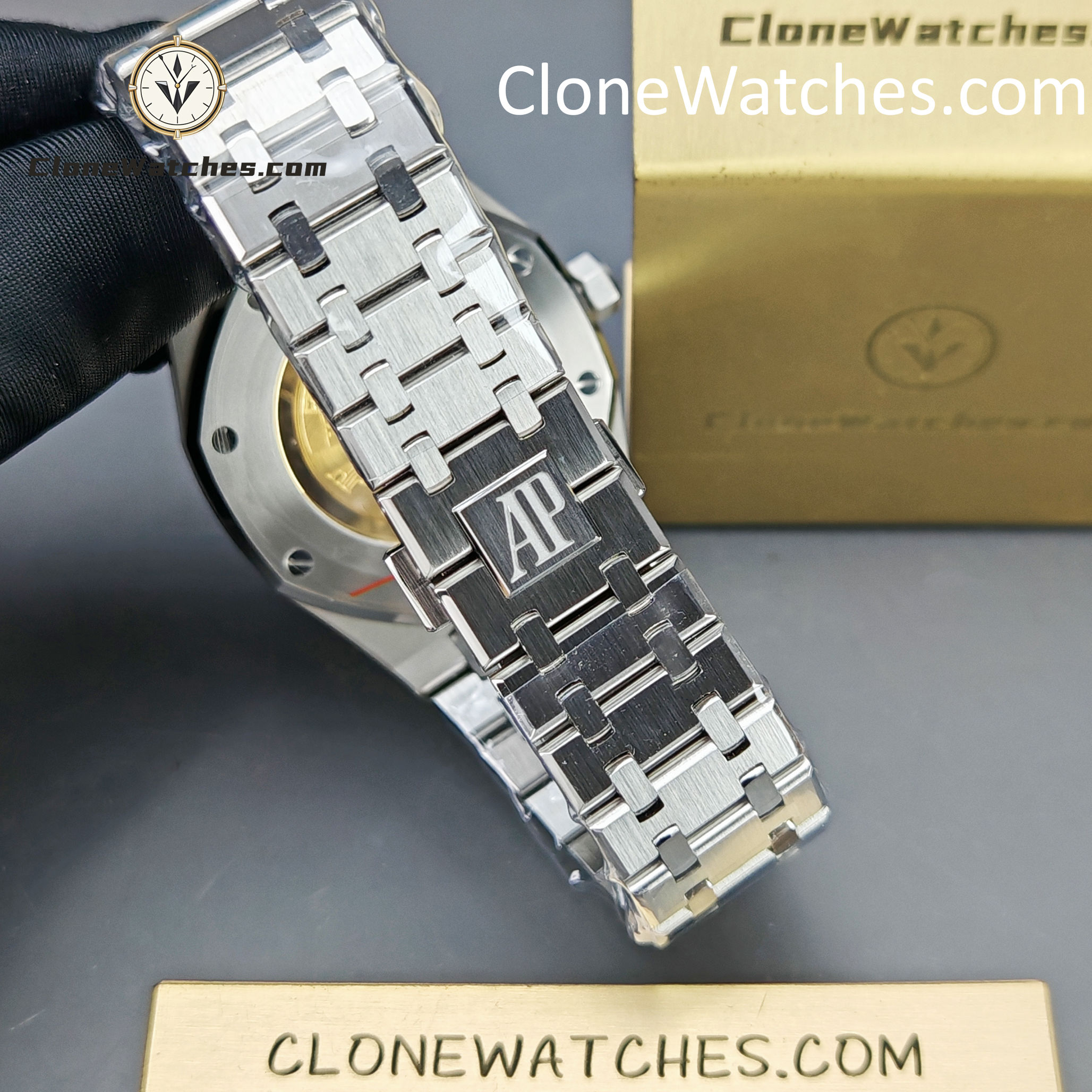 Audemars Piguet Super Clone Watches 1:1 Royal Oak 15400 Blue Dial
