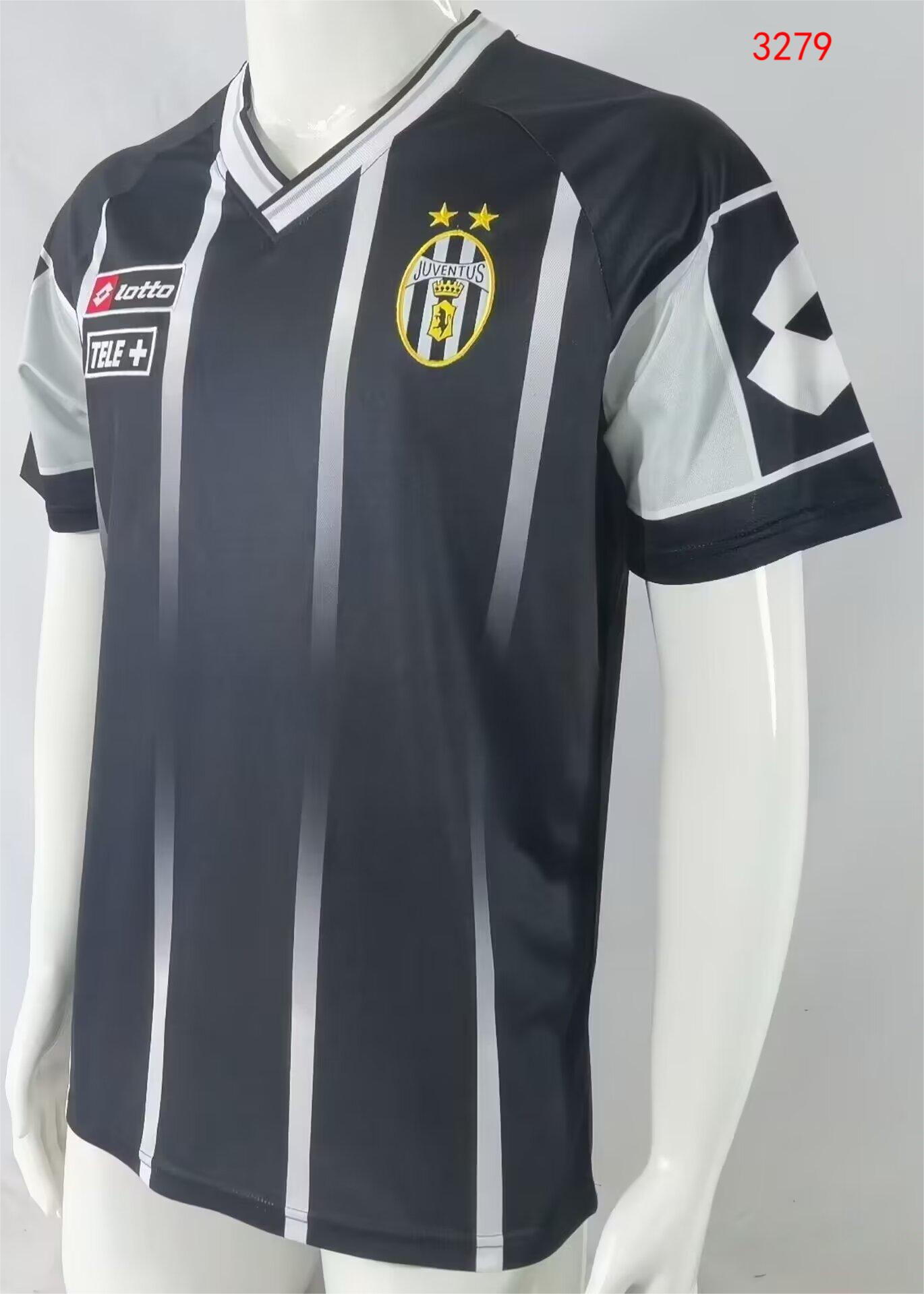 2000/01 Juventus home retro jersey - Fans Edition