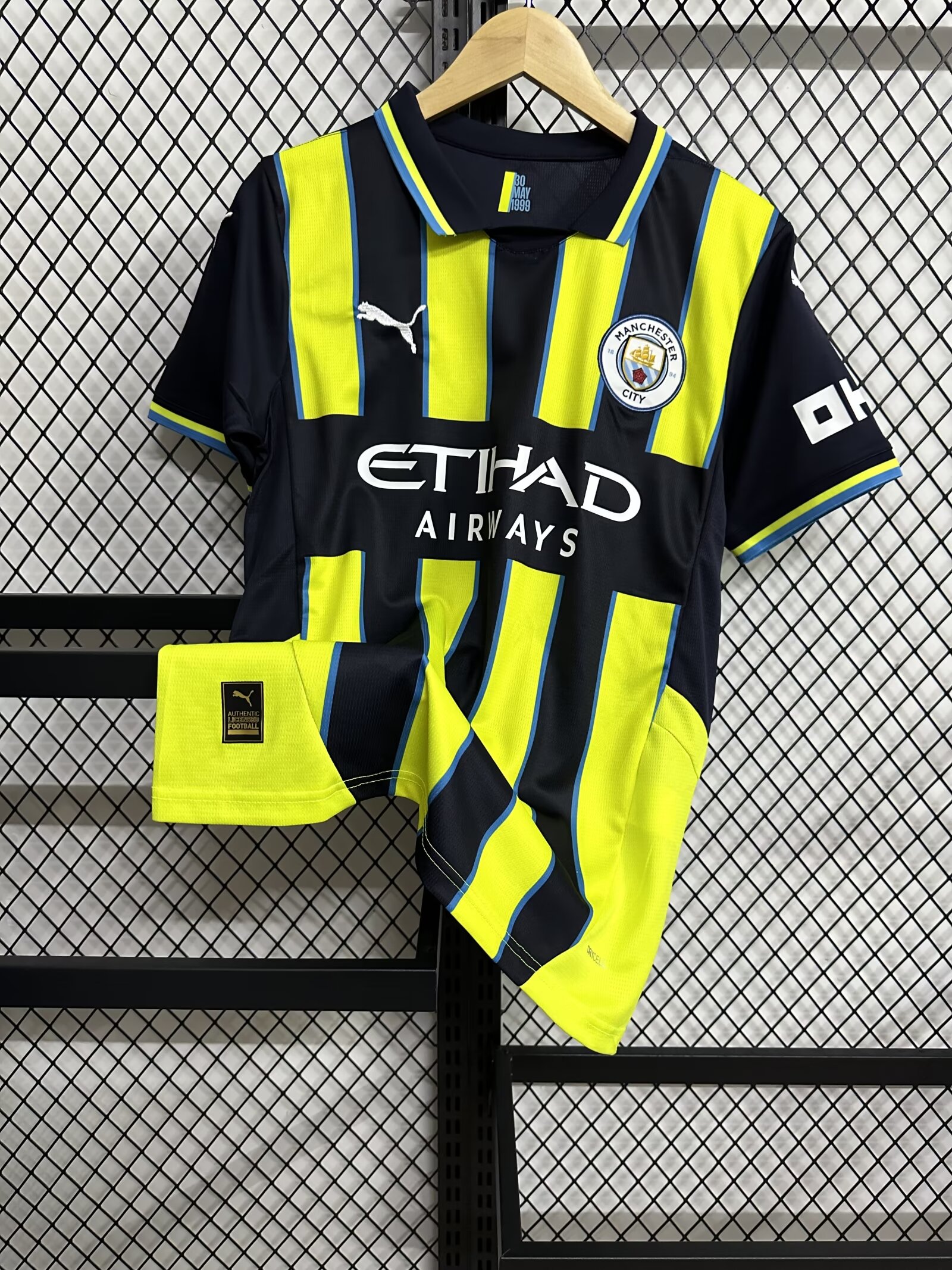 2024/25 Manchester City Away Shirt - Fans Edition