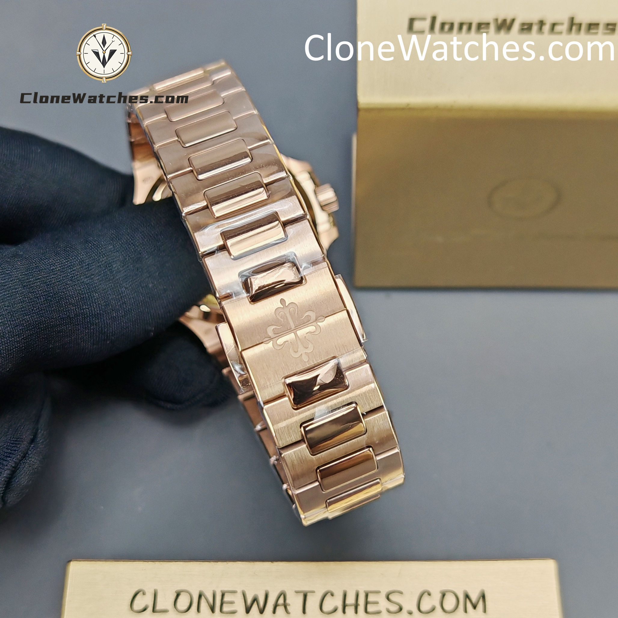Patek Philippe Super Clone Watches 1:1 Nautilus Rose Gold White Dial 7118/1200R-001 35.2 mm
