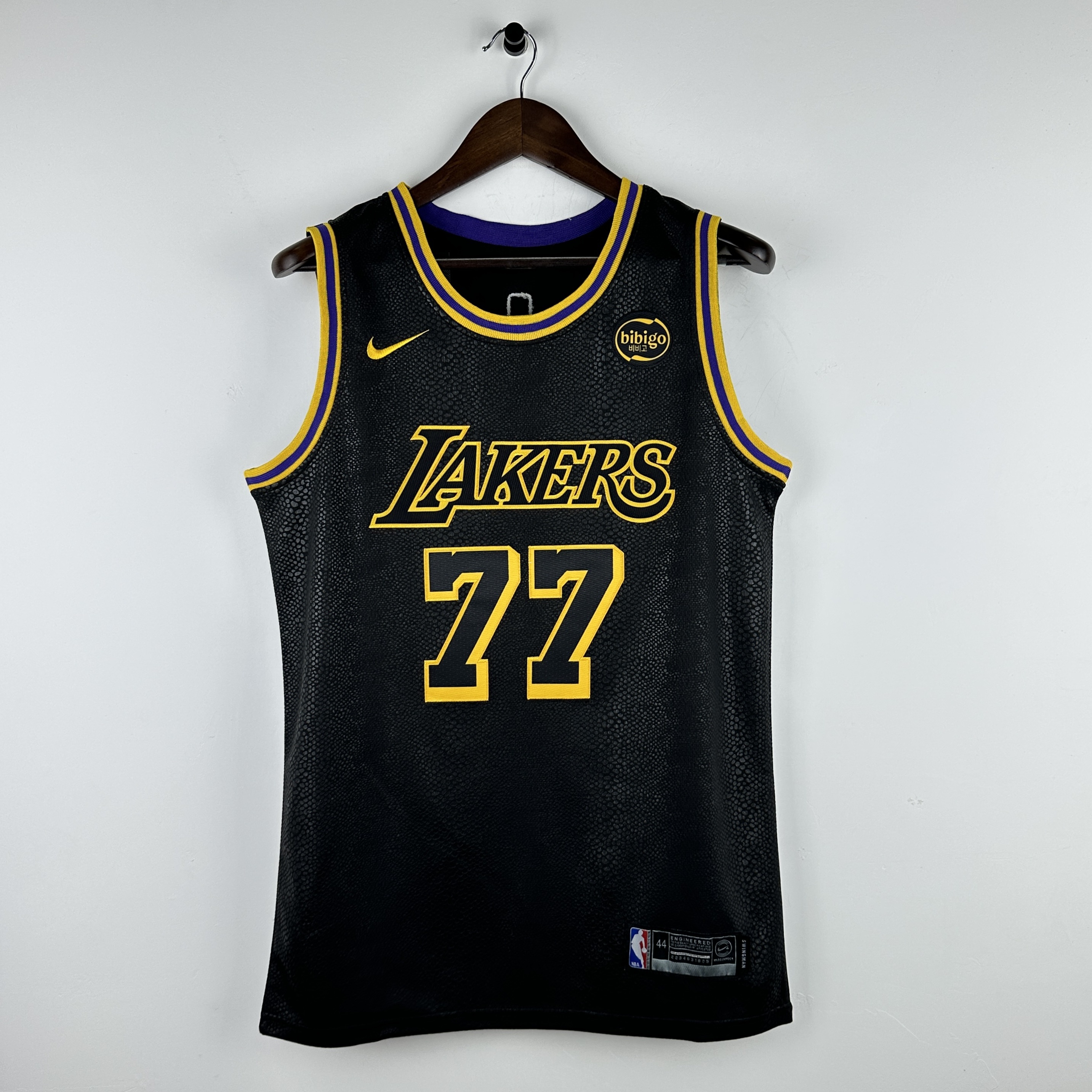 Embroidery Lakers Snake No. 77 Dončić