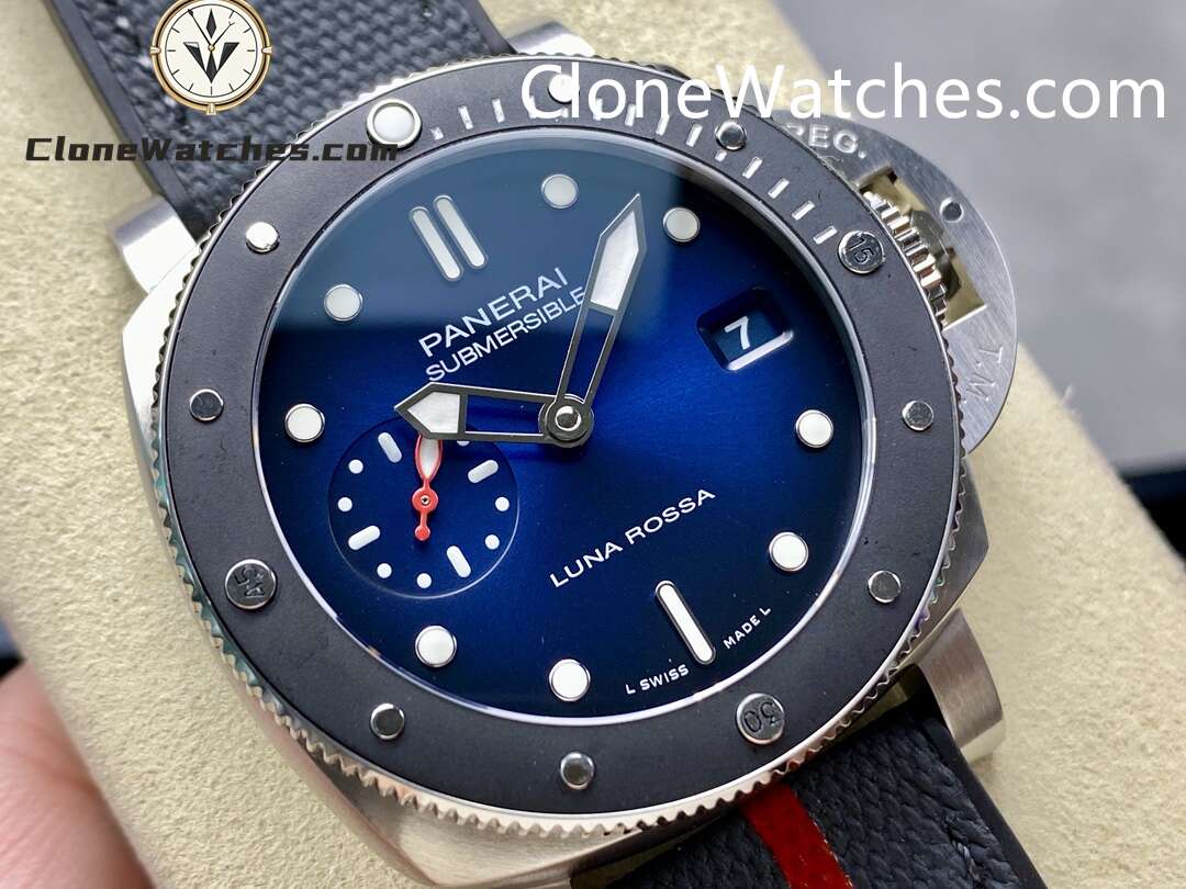 Panerai Super Clone Watches 1:1 Submersible Luna Rossa PAM01565 Blue Dial 42mm