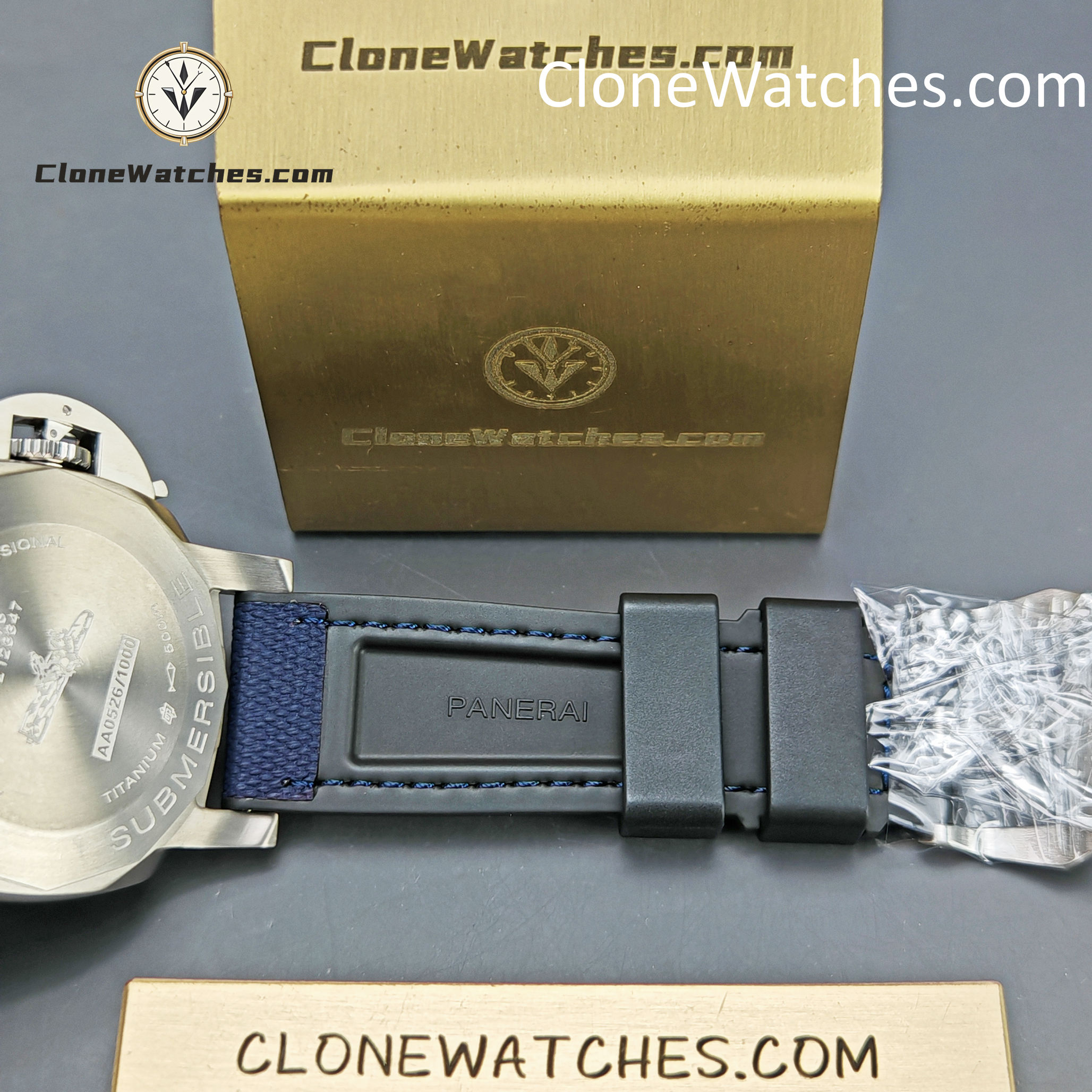 Panerai Super Clone Watches 1:1 Submersible GMT Luna Rossa Titanio PAM01507 42mm