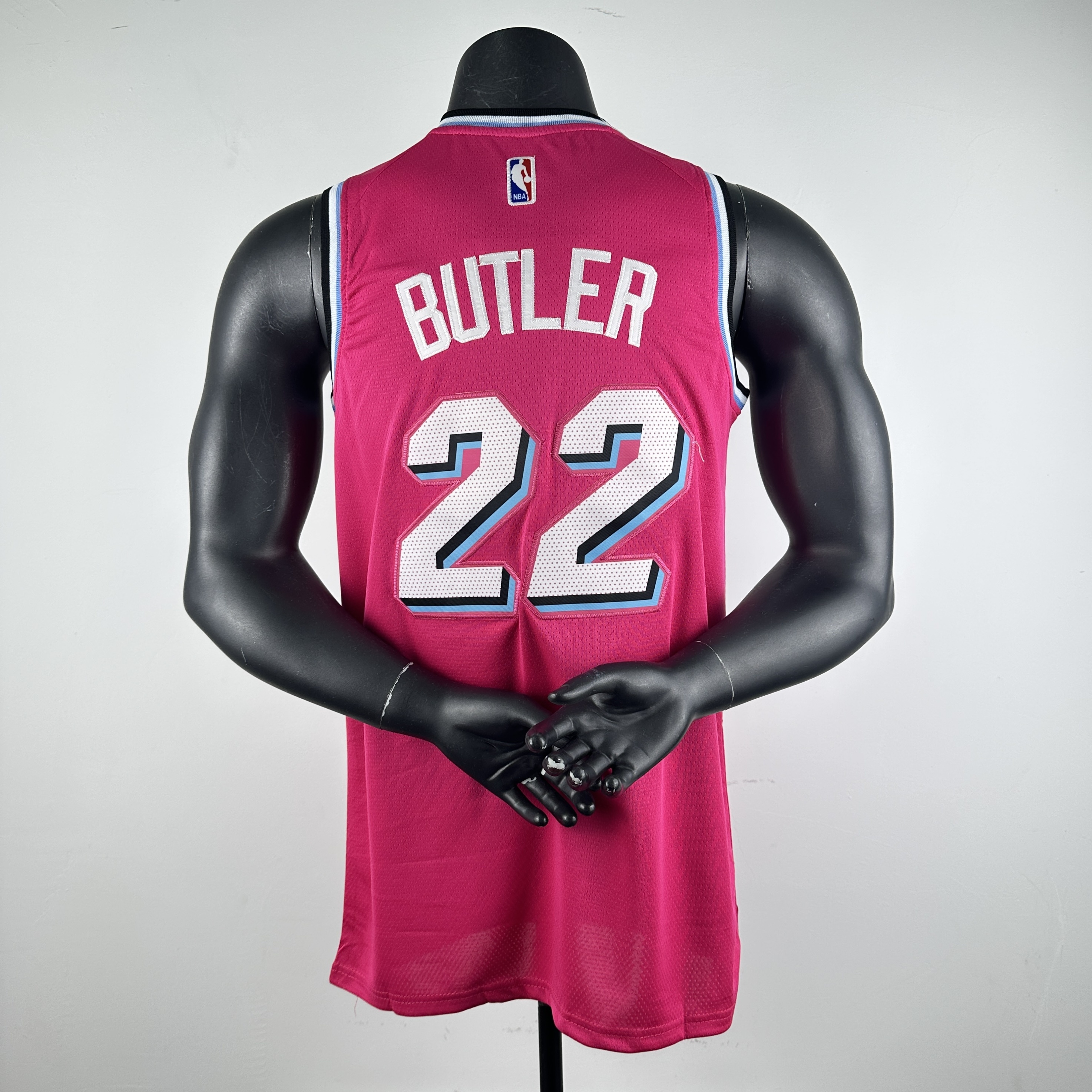 Embroidered Heat Crew Neck Pink No. 22 Butler