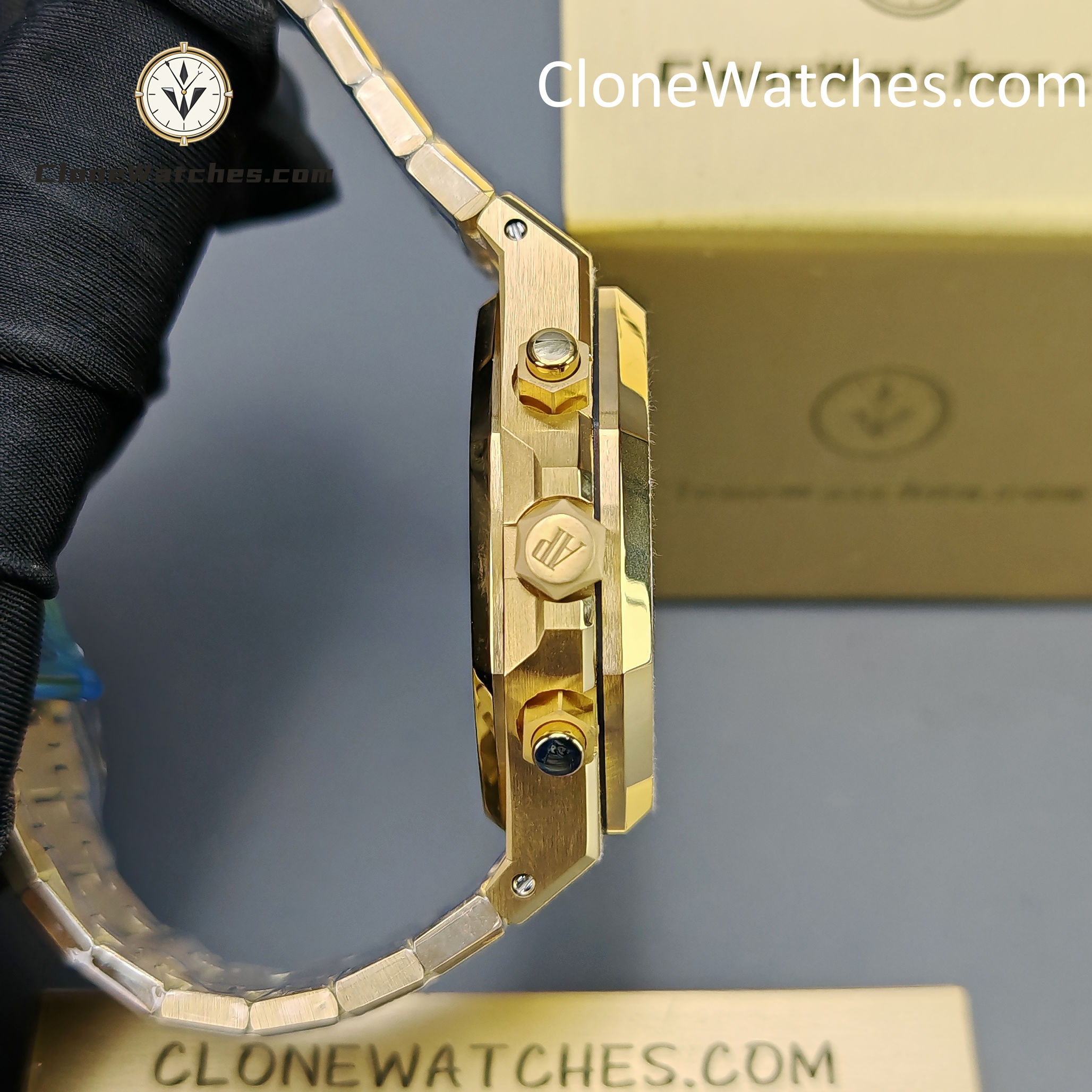 Audemars Piguet Super Clone Watches 1:1 Royal Oak Gold Dial 26240BA Selfwinding Chronograph