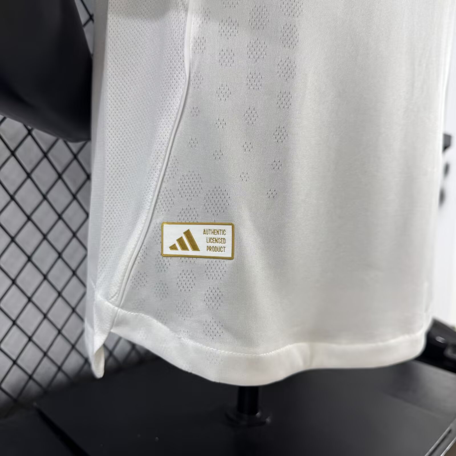 2025-26 Leeds United Home Shirt - Player Edition