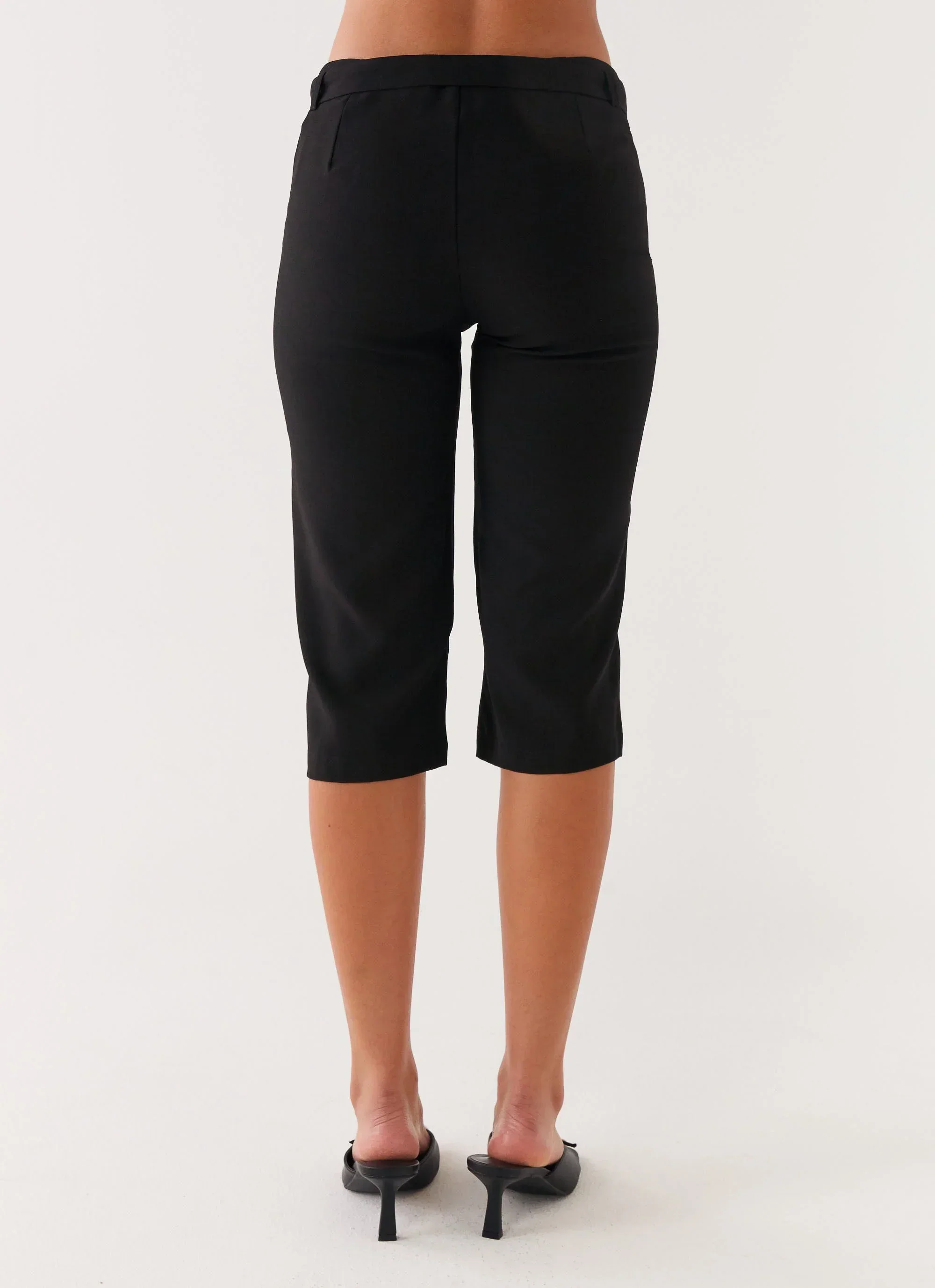 Banks Capri Pants - Black