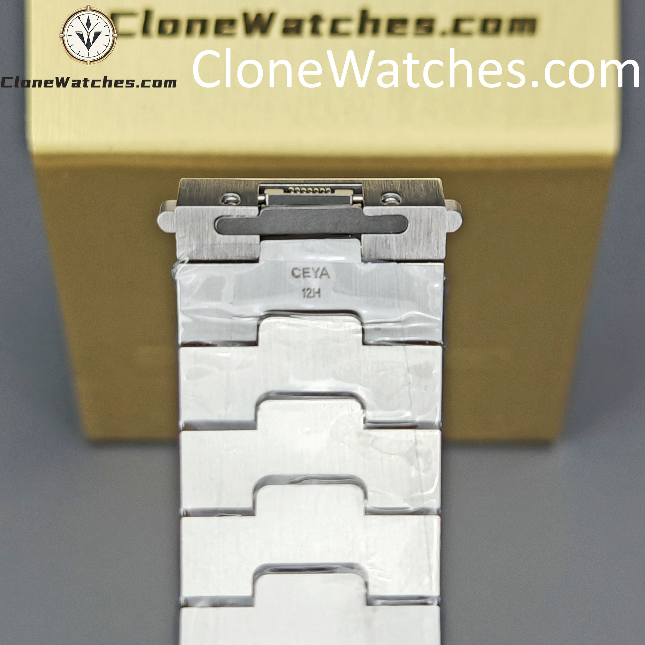 Cartier Super Clone Watches 1:1 Santos Series Gradient Blue Dial 39.8MM WSSA0013