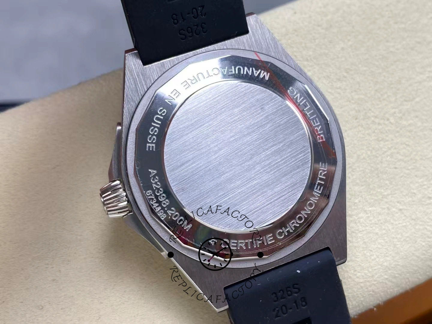 Breitling Chronomat GMT 40mm A32398A11L1A1 Rubber Strap Replica
