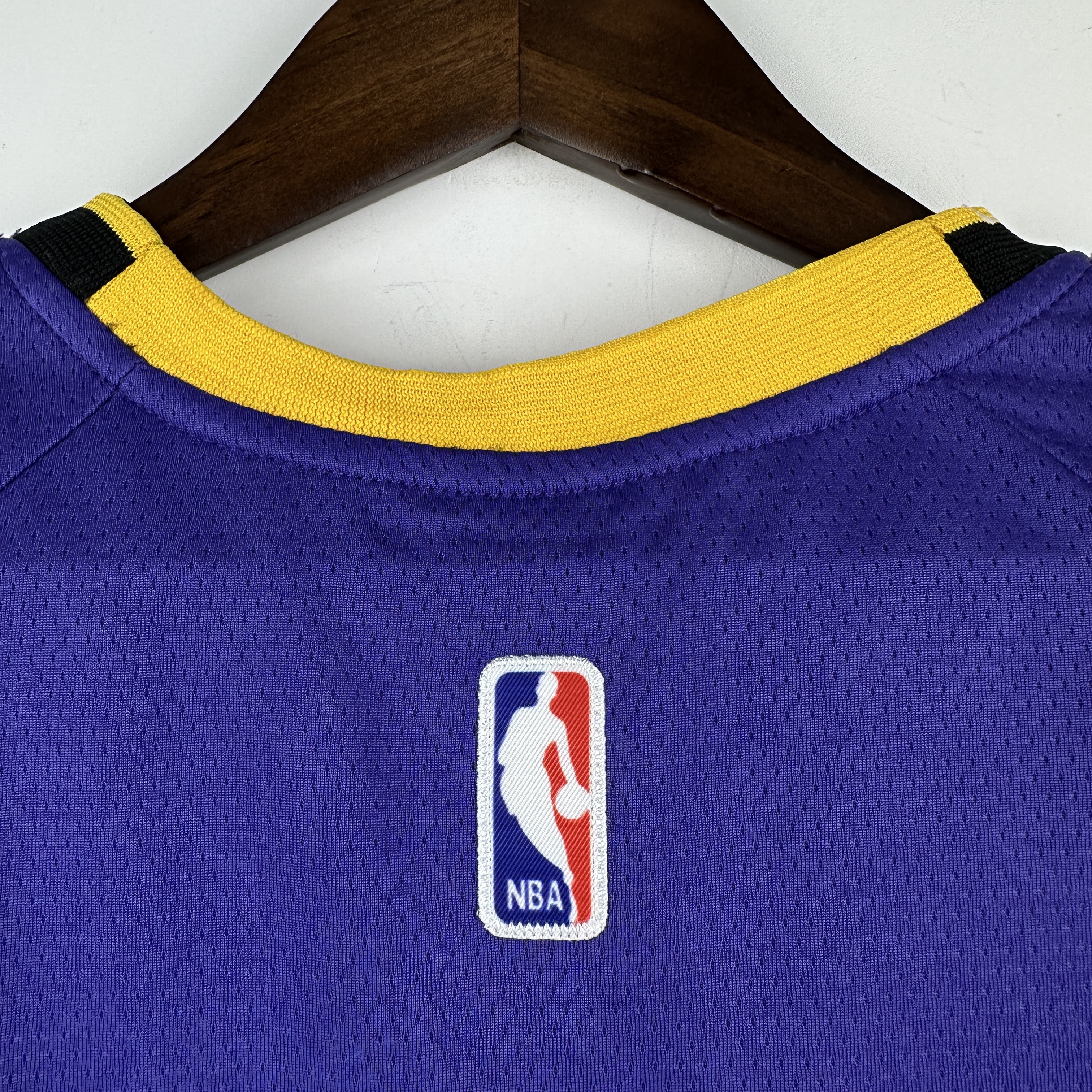 Embroidery 23rd season Lakers flying man model No. 23 James
