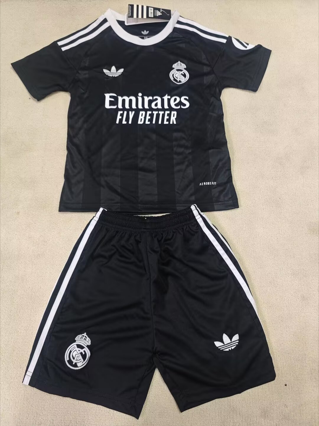 25-26 Real Madrid Black Goalkeeper Jersey - Kids Set