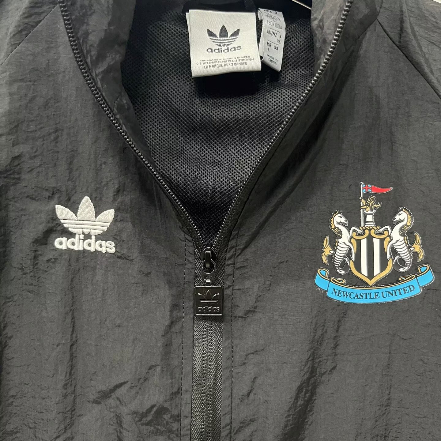 Newcastle retro windbreaker