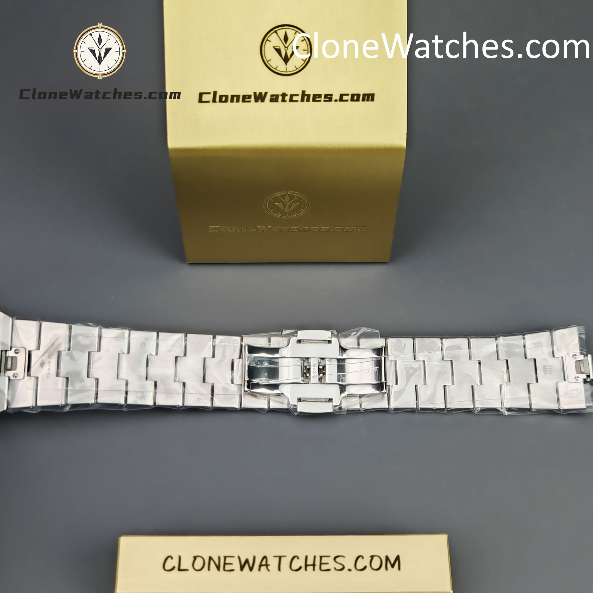 Vacheron Constantin Super Clone Watches 1:1 Overseas 4500V/210A-B483 Black Dial