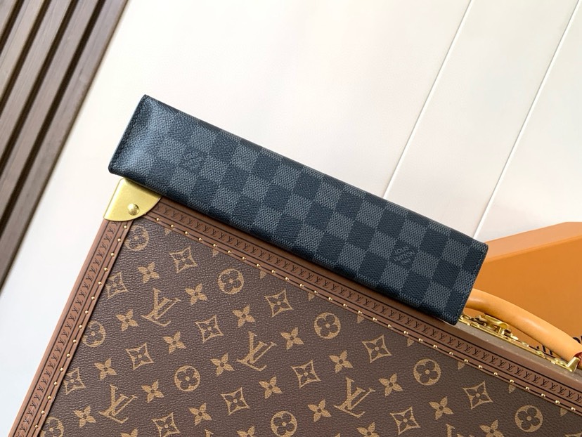 Latest Style ＜LV＞Zipper Bag