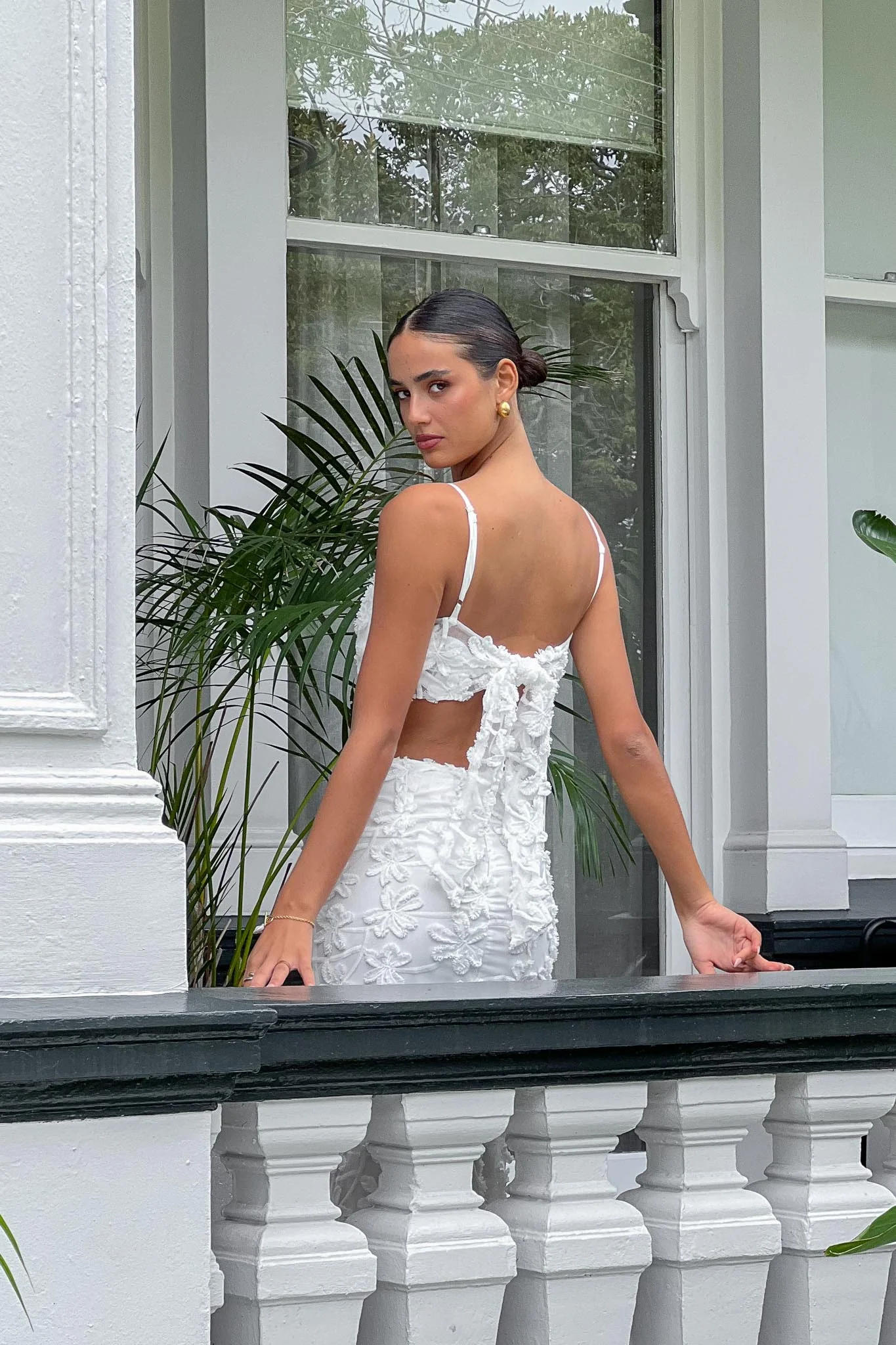 Casi Tied Back Crop Top Embroidered White