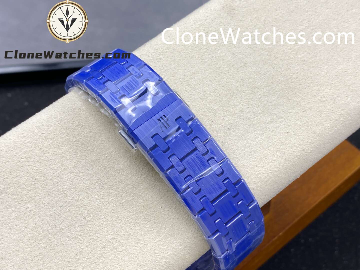 Audemars Piguet Super Clone Watches 1:1 Royal Oak Blue Ceramic 15500 Blue dial