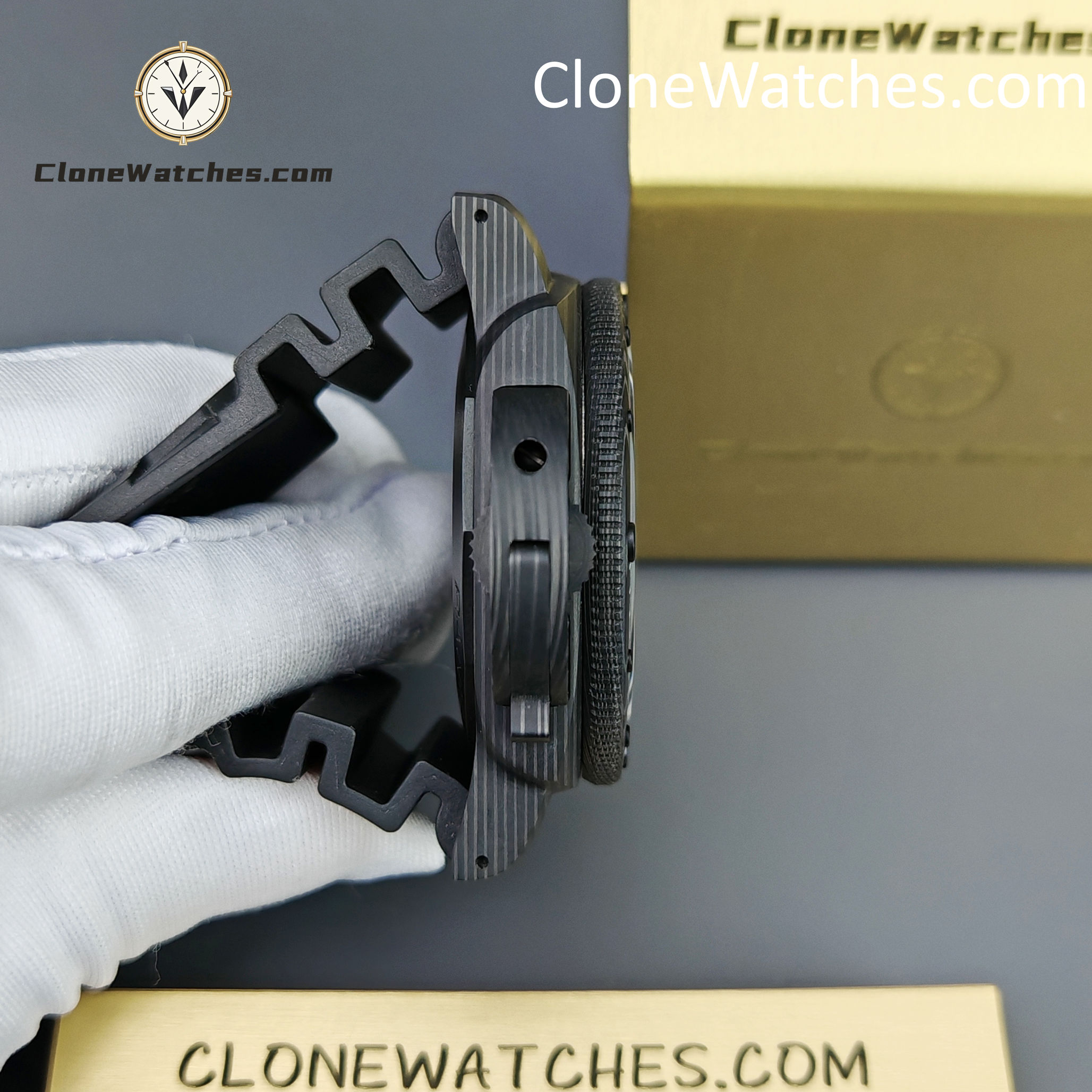 Panerai Super Clone Watches 1:1 Submersible CarbotechTM PAM02231 Black Dial