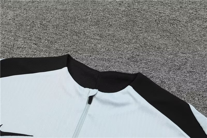 2024/25 Barcelona grey half zip training suit 1:1 Thailand quality