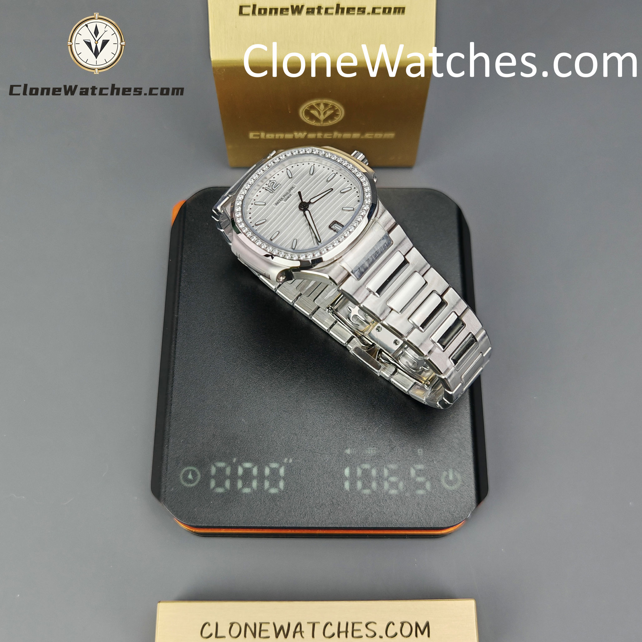 Patek Philippe Super Clone Watches 1:1 Nautilus White Dial Diamond Frame 7118/1200A-010 35.2 mm