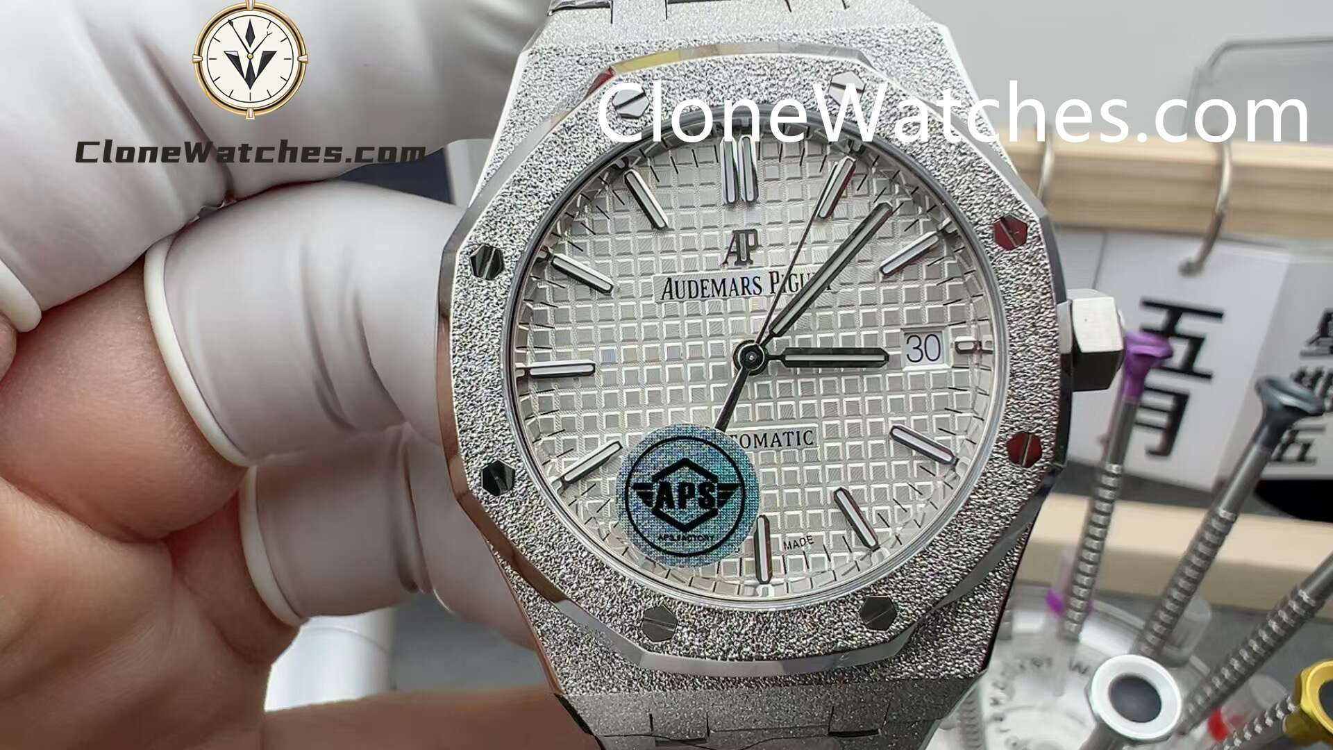Audemars Piguet Super Clone Watches 1:1 Royal Oak Frost 15454BC White Dial 37mm