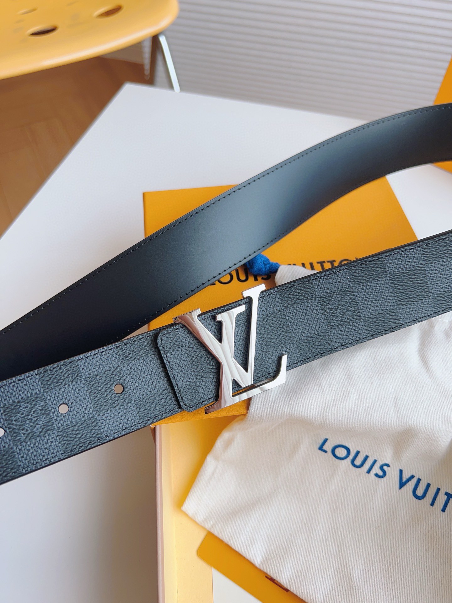 LV new high-quality belts