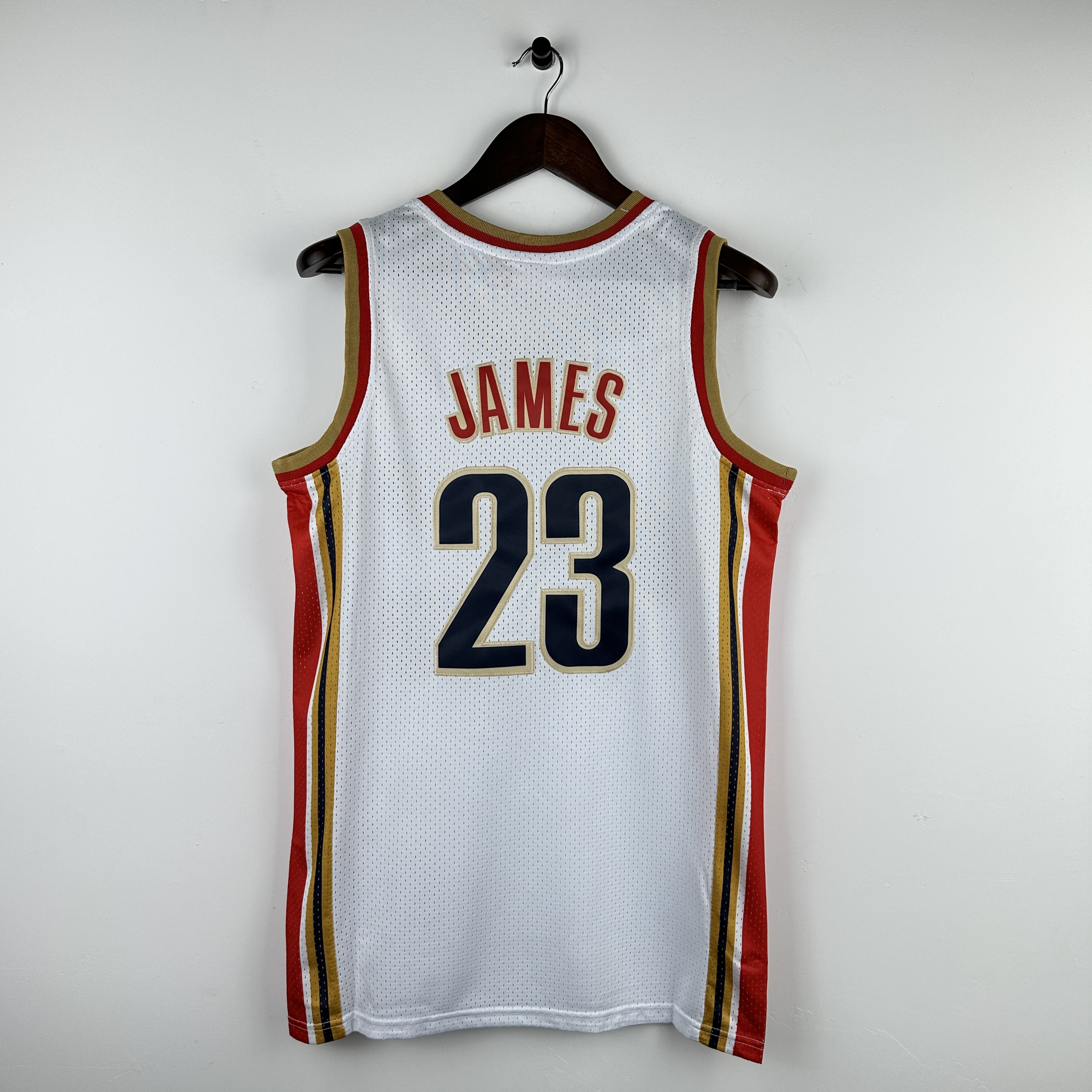 Embroidered MN Retro Jersey Cavaliers 03/04 Season White No. 23 James