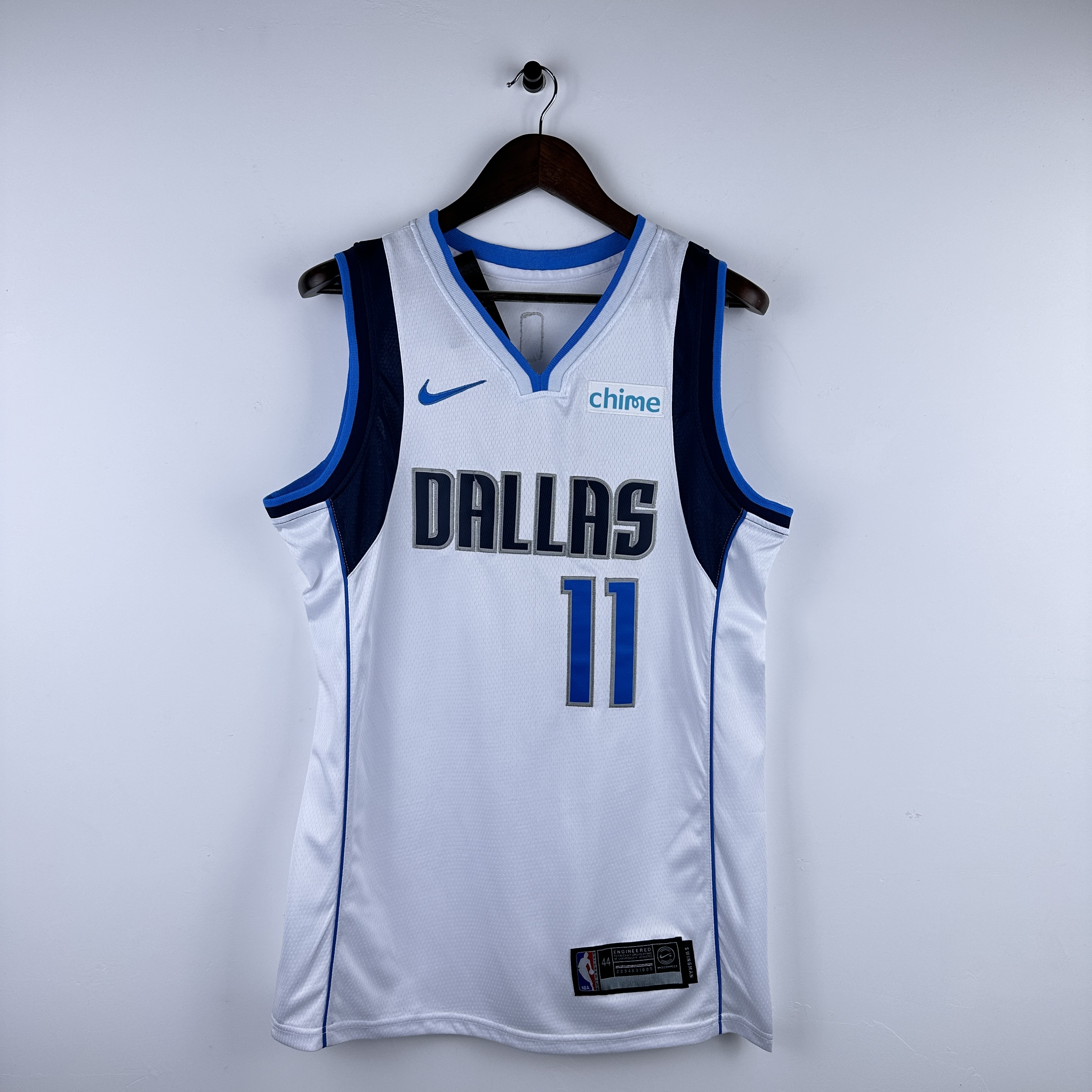 Embroidery Mavericks White No. 11 Irving