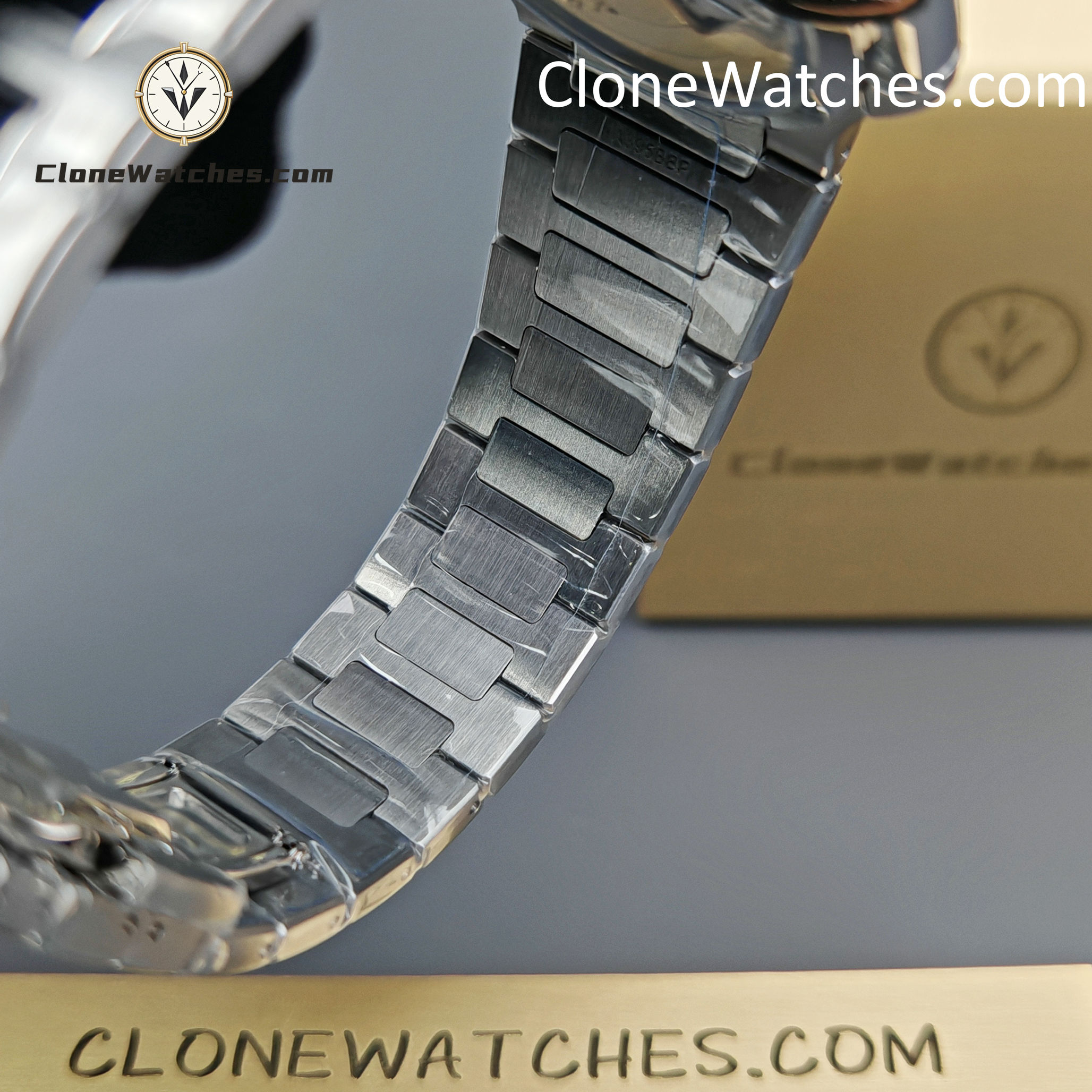 Patek Philippe Super Clone Watches 1:1 Nautilus White Dial Diamond Frame 7118/1200A-010 35.2 mm