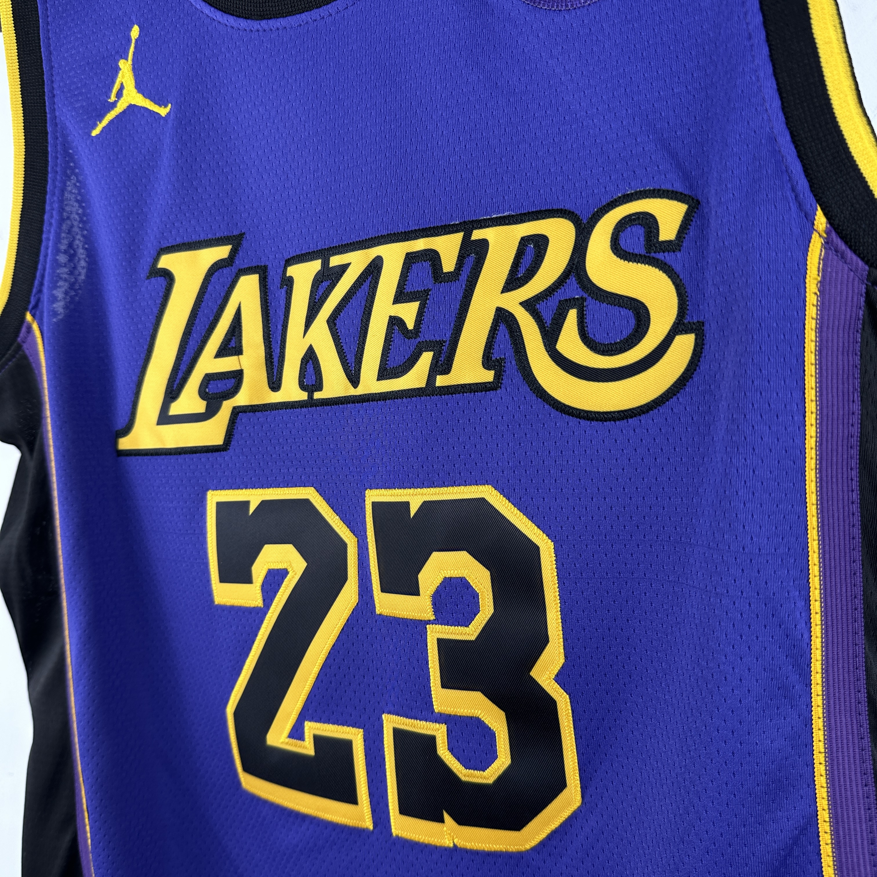 Embroidery 23rd season Lakers flying man model No. 23 James