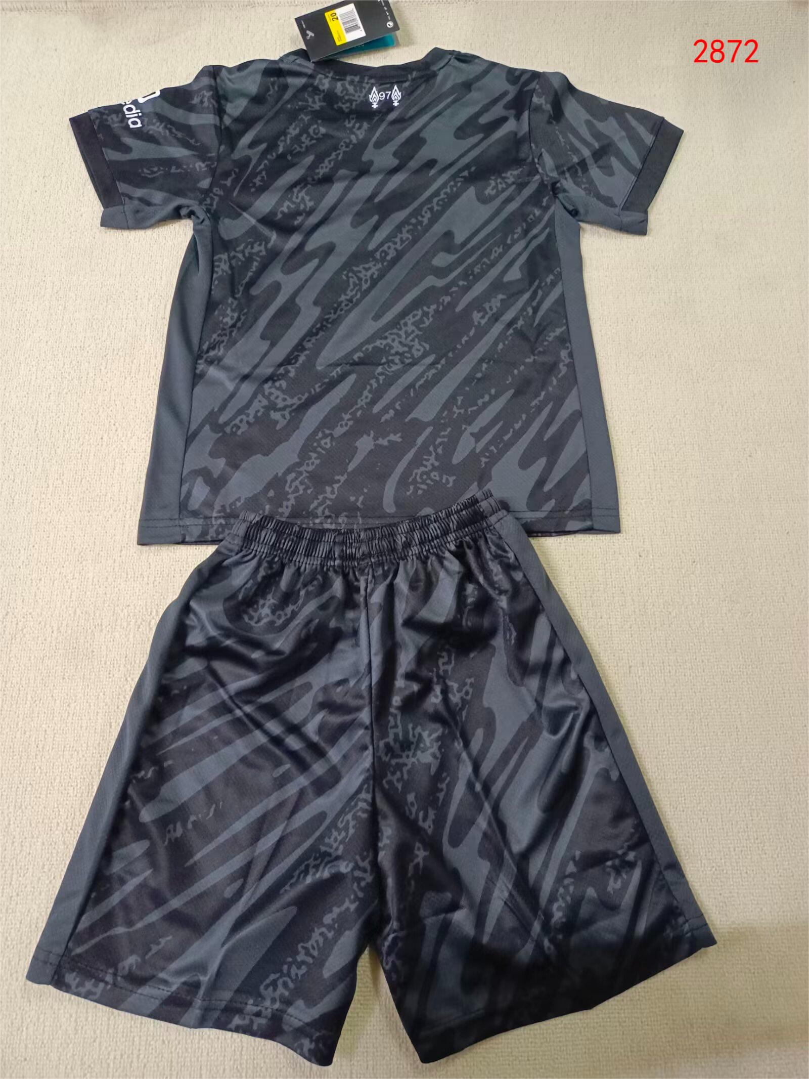 2024/25 Liverpool children's black goalkeeper jersey 1:1 Thai quality