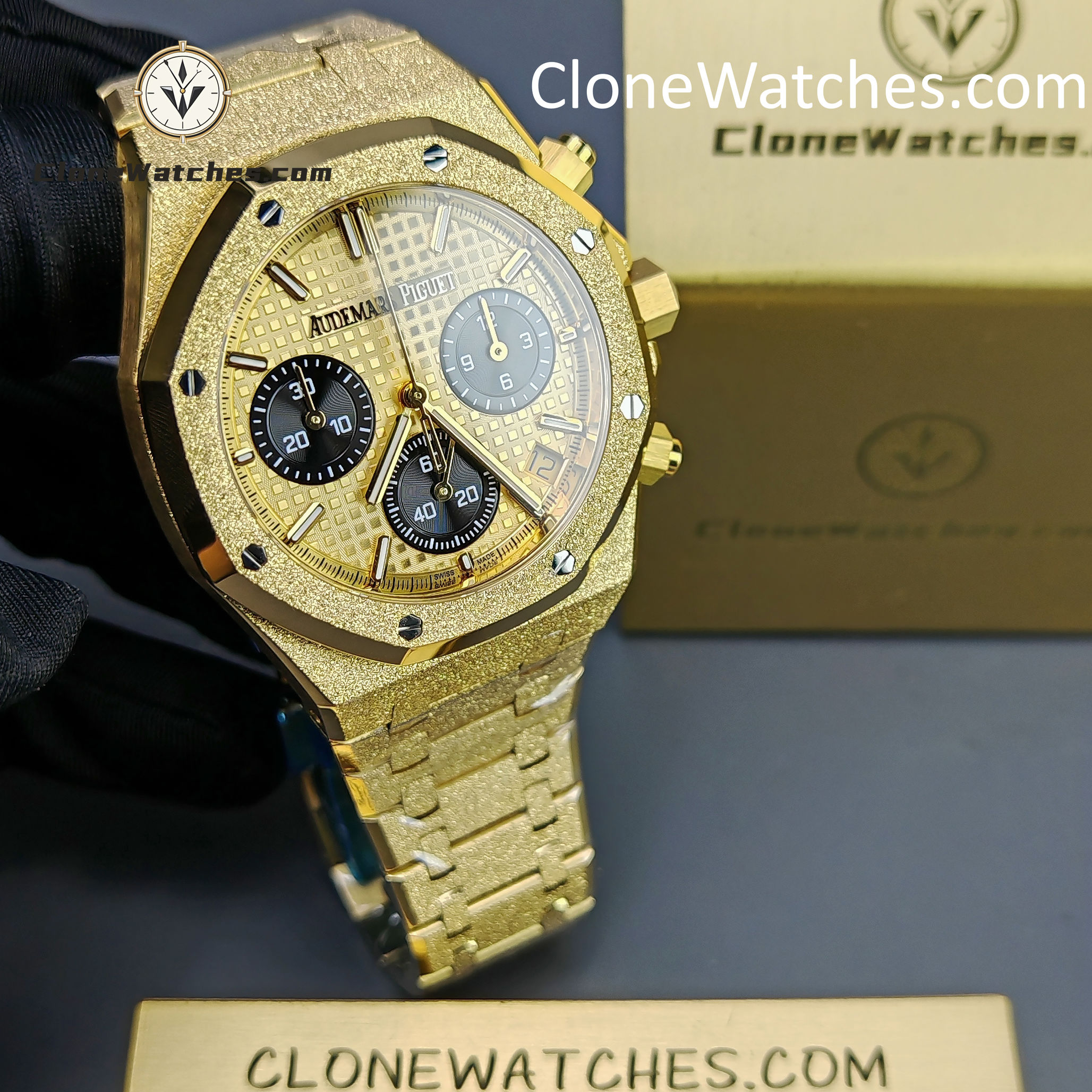 Audemars Piguet Super Clone Watches 1:1 Royal Oak Gold Dial 26240BA Selfwinding Chronograph