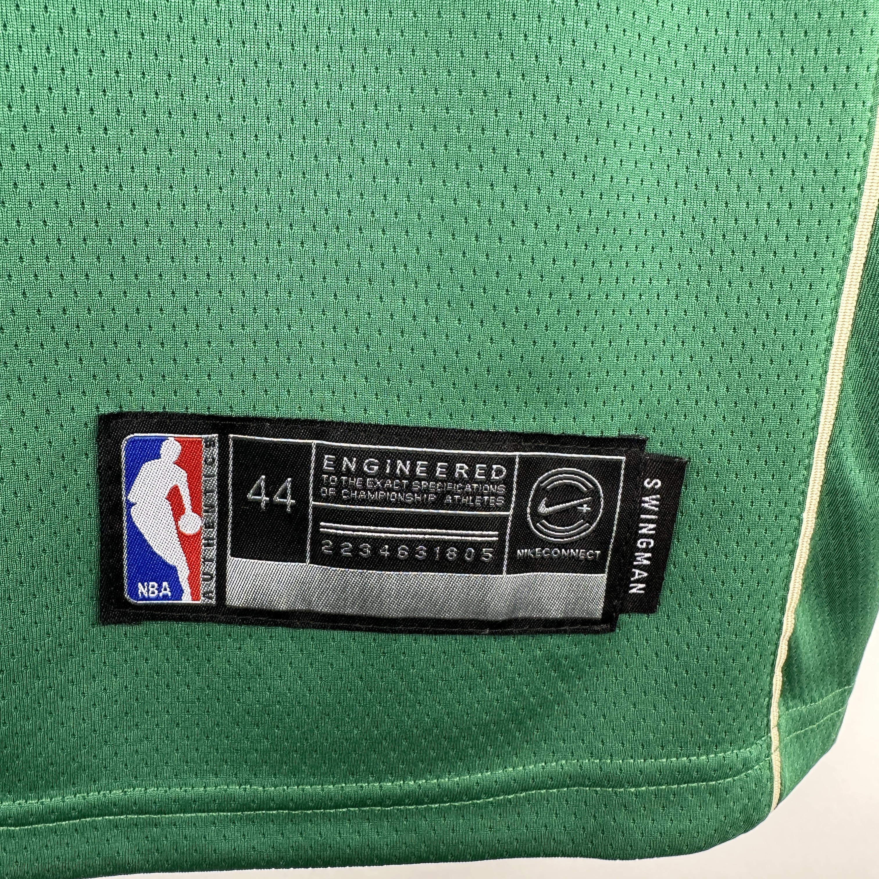 Embroidered Bucks V-neck Green No. 0 Lillard