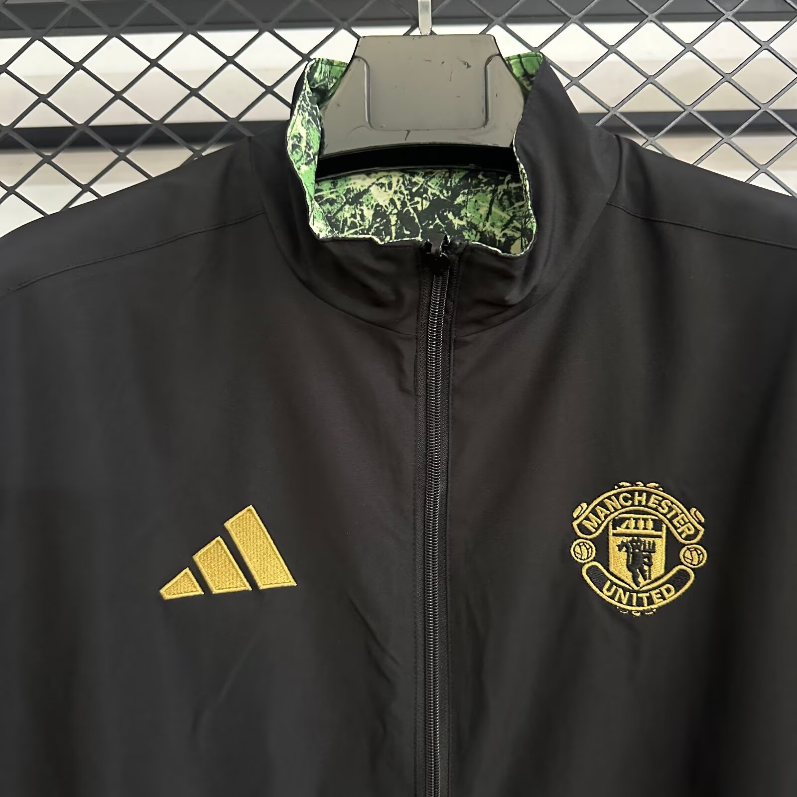 2025/26 Manchester United Reversible Windbreaker