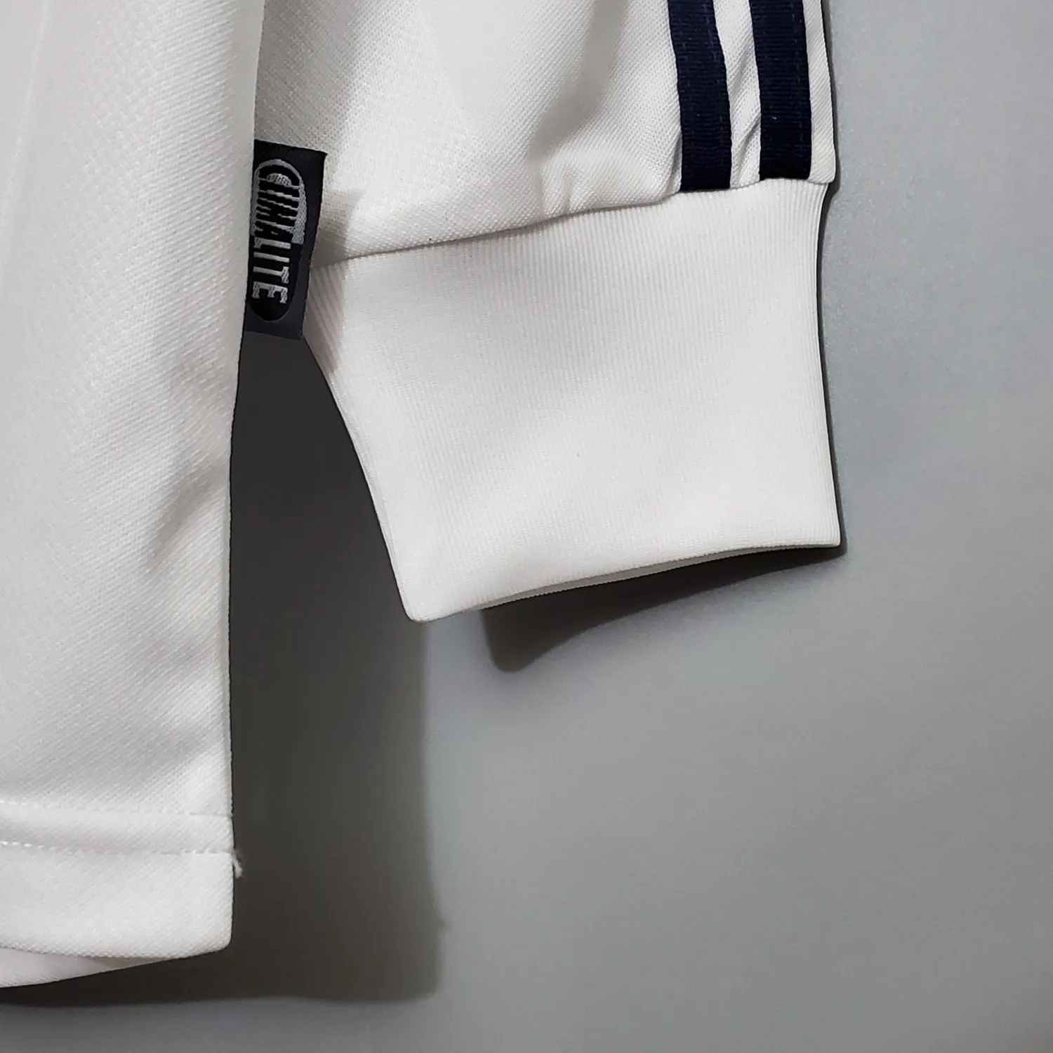 2001/02 Real Madrid home long-sleeved retro jersey - Fans Edition