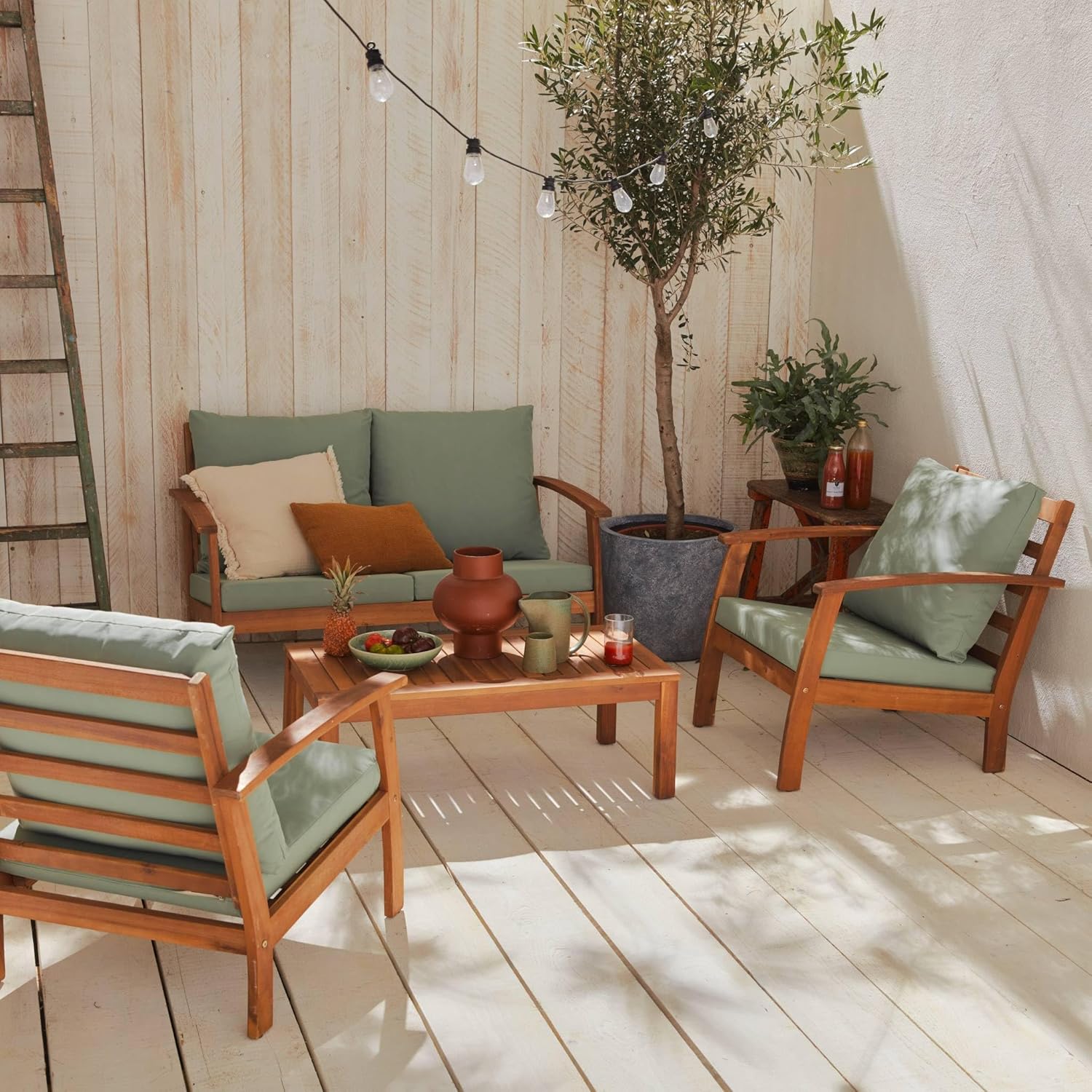 Salon jardin bois 4 places canapé fauteuils table basse acacia coussins vert de gris