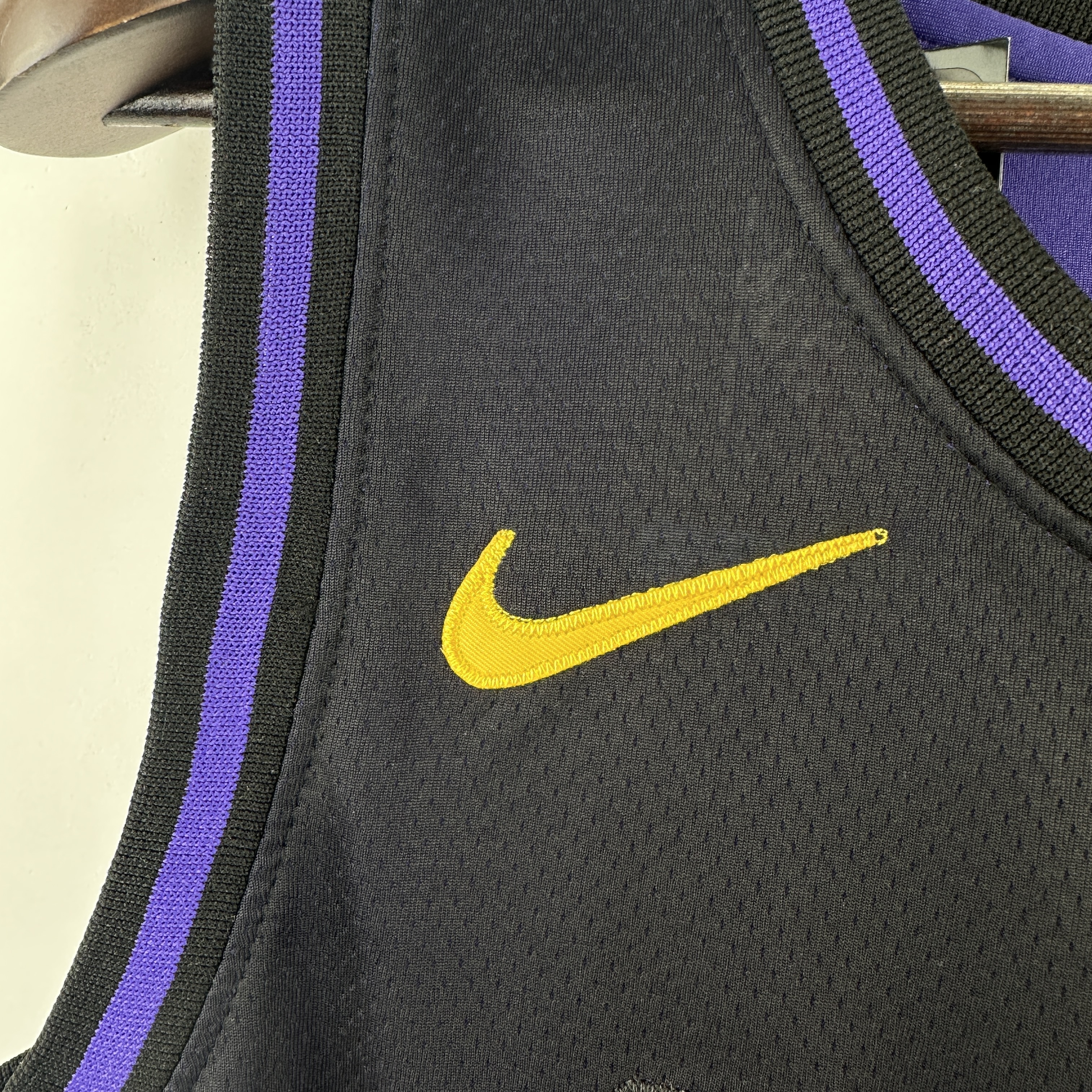 Embroidery 25th season Lakers City Edition No. 77 Doncic