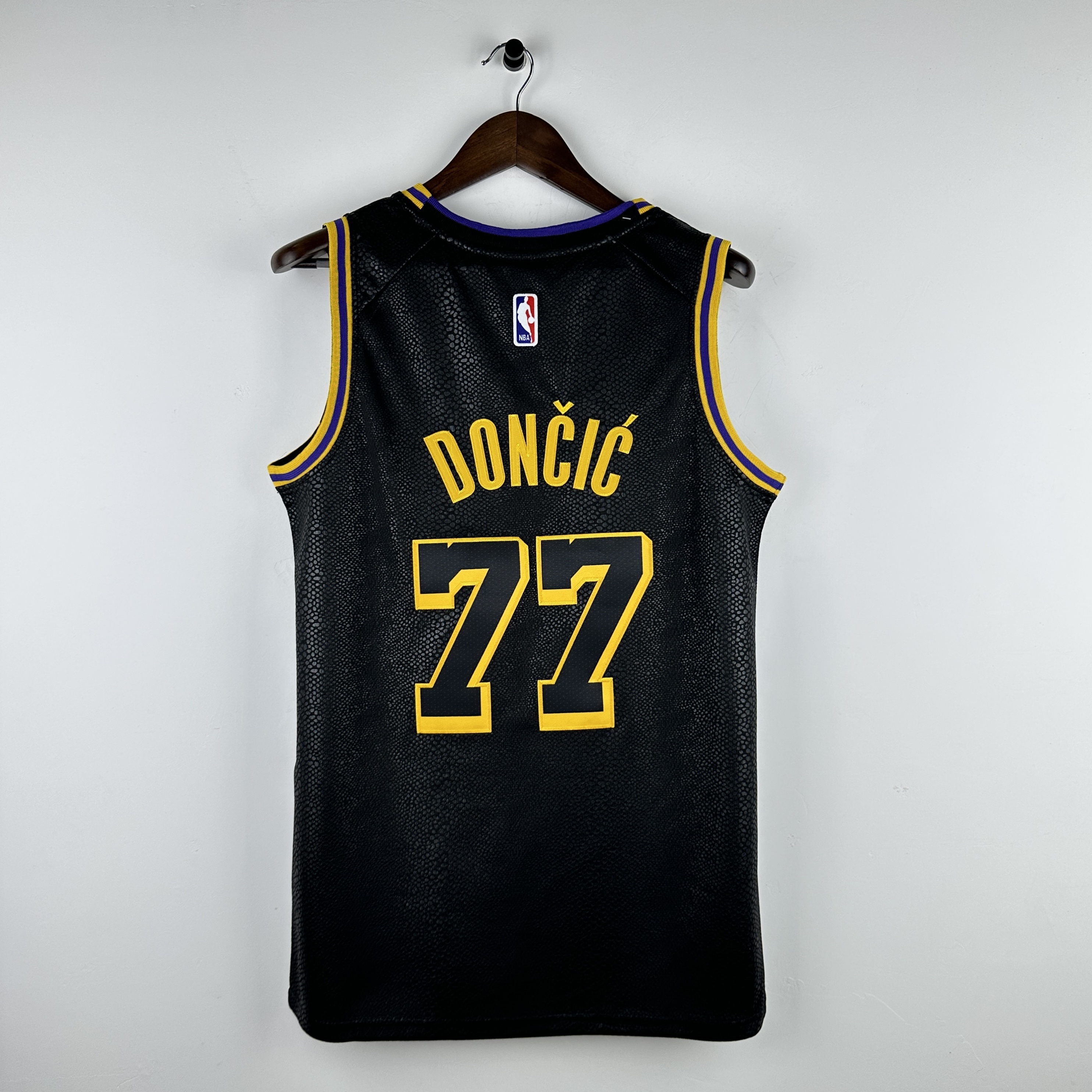 Embroidery Lakers Snake No. 77 Dončić