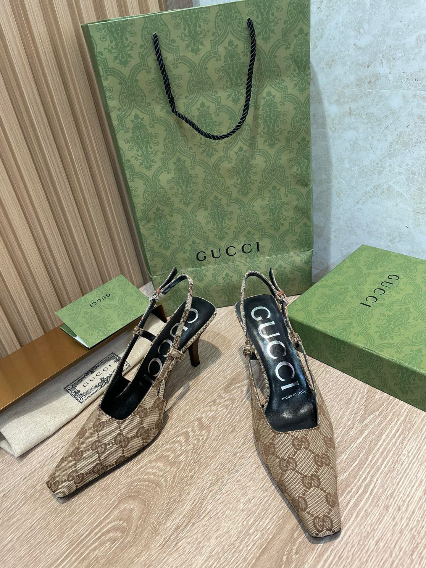 Gucci Toe Cap Sandals Slide Sandal